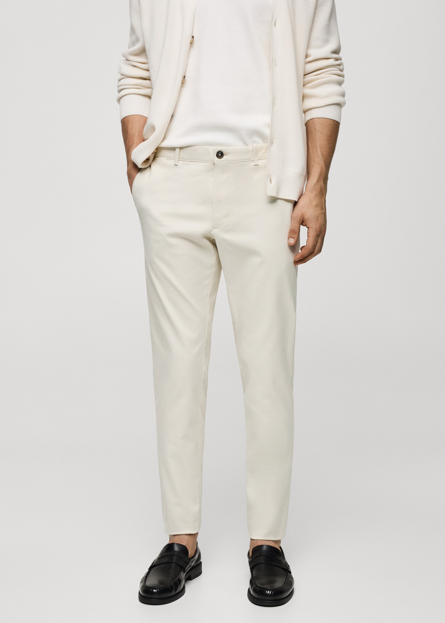 Pantalón chino slim fit sarga - Plano medio