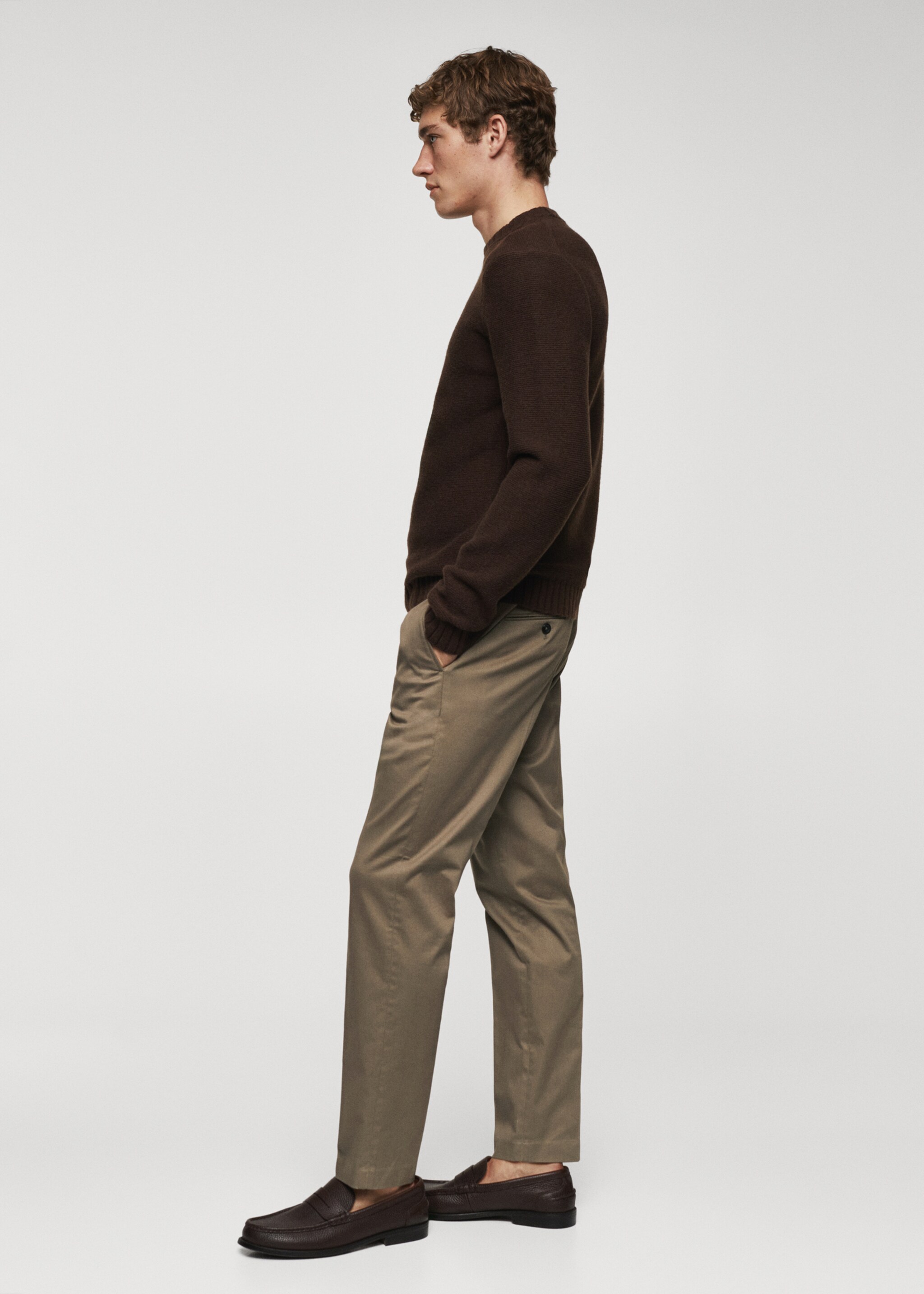 Slim Fit-Bundfaltenhose aus Baumwolle - Detail des Artikels 2