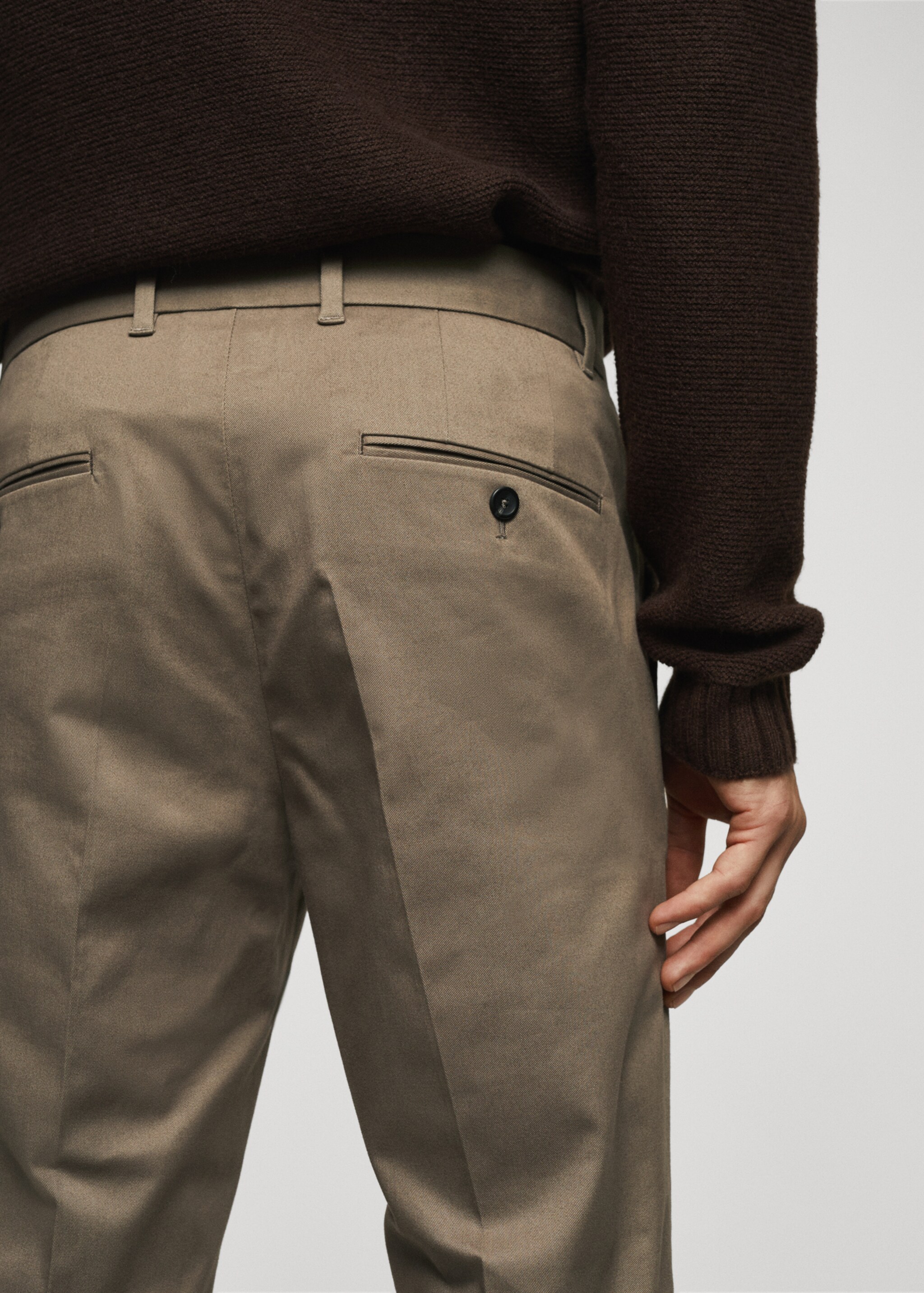 Slim Fit-Bundfaltenhose aus Baumwolle - Detail des Artikels 4