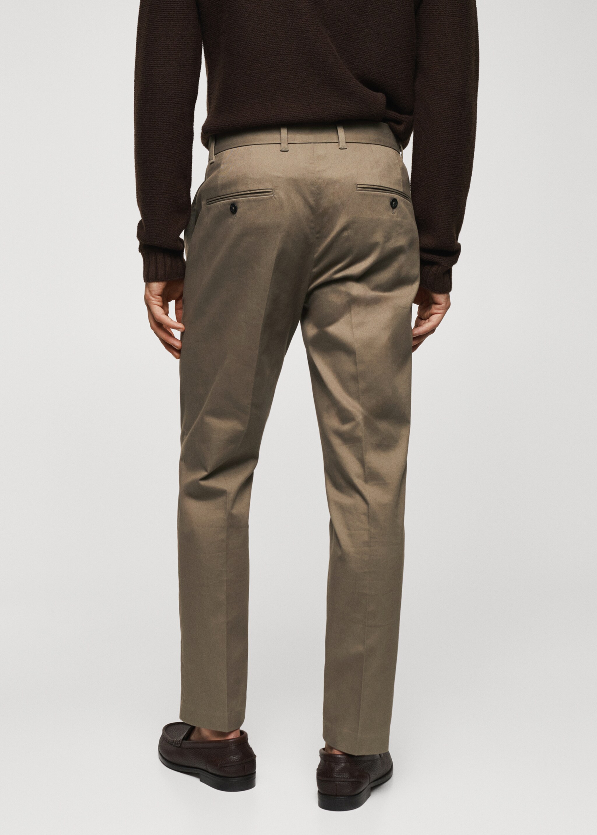 Slim Fit-Bundfaltenhose aus Baumwolle - Rückseite des Artikels