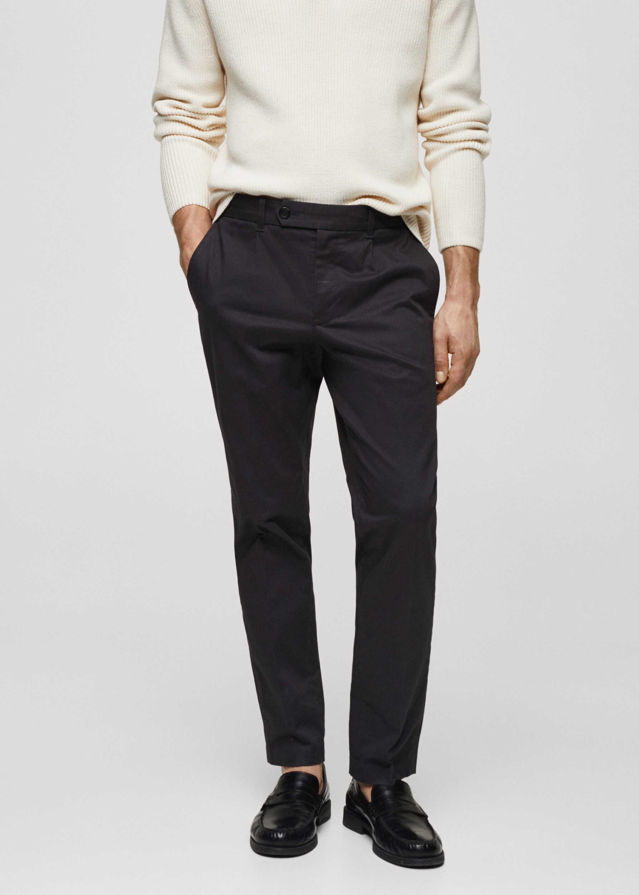 Slim-fit cotton pleated trousers - Medium plane, Navy. Ref: 67000620-00.