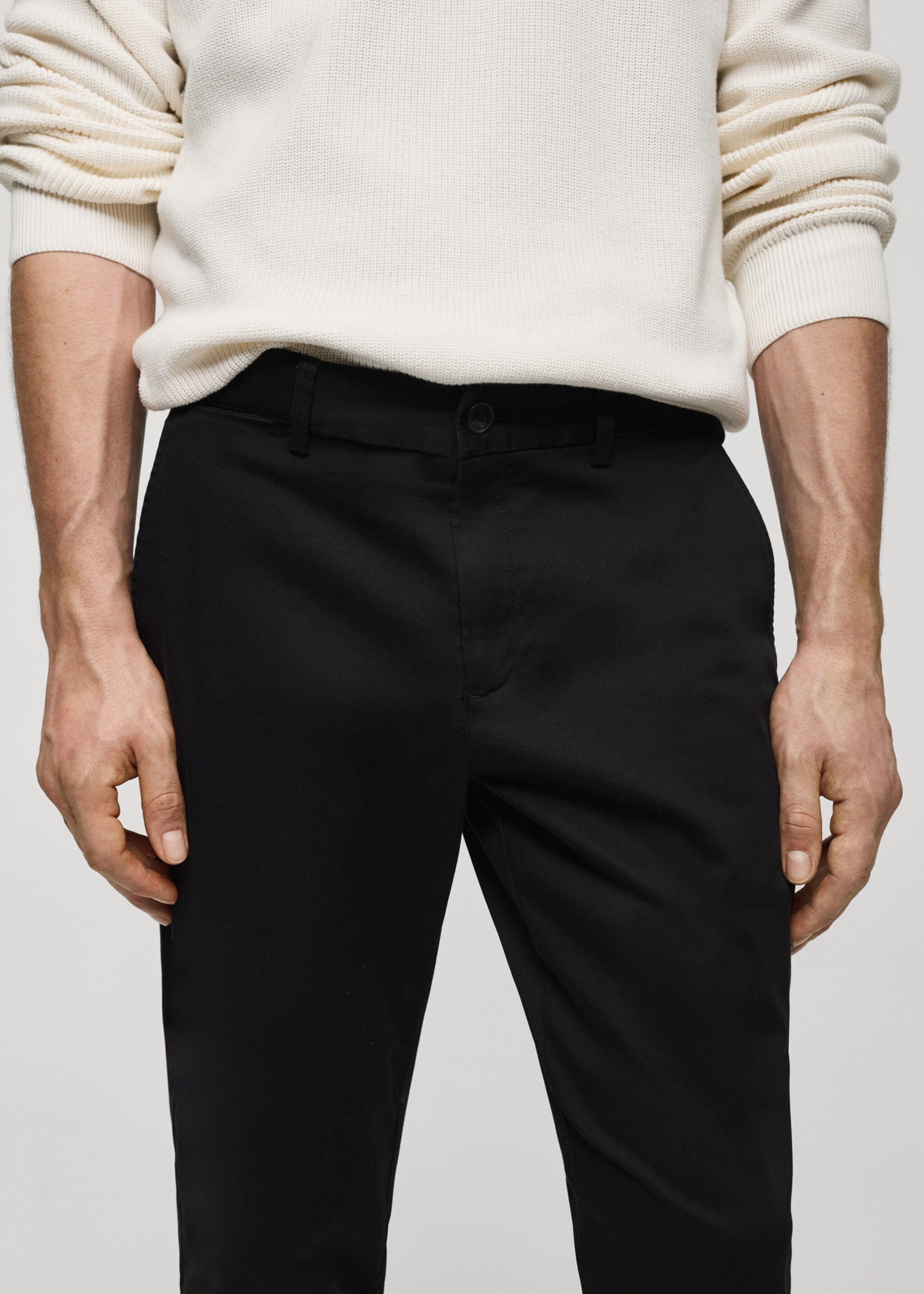 Pantalon coton tapered crop - Détail de l'article 1, Noir. Ref: 67000637-00.