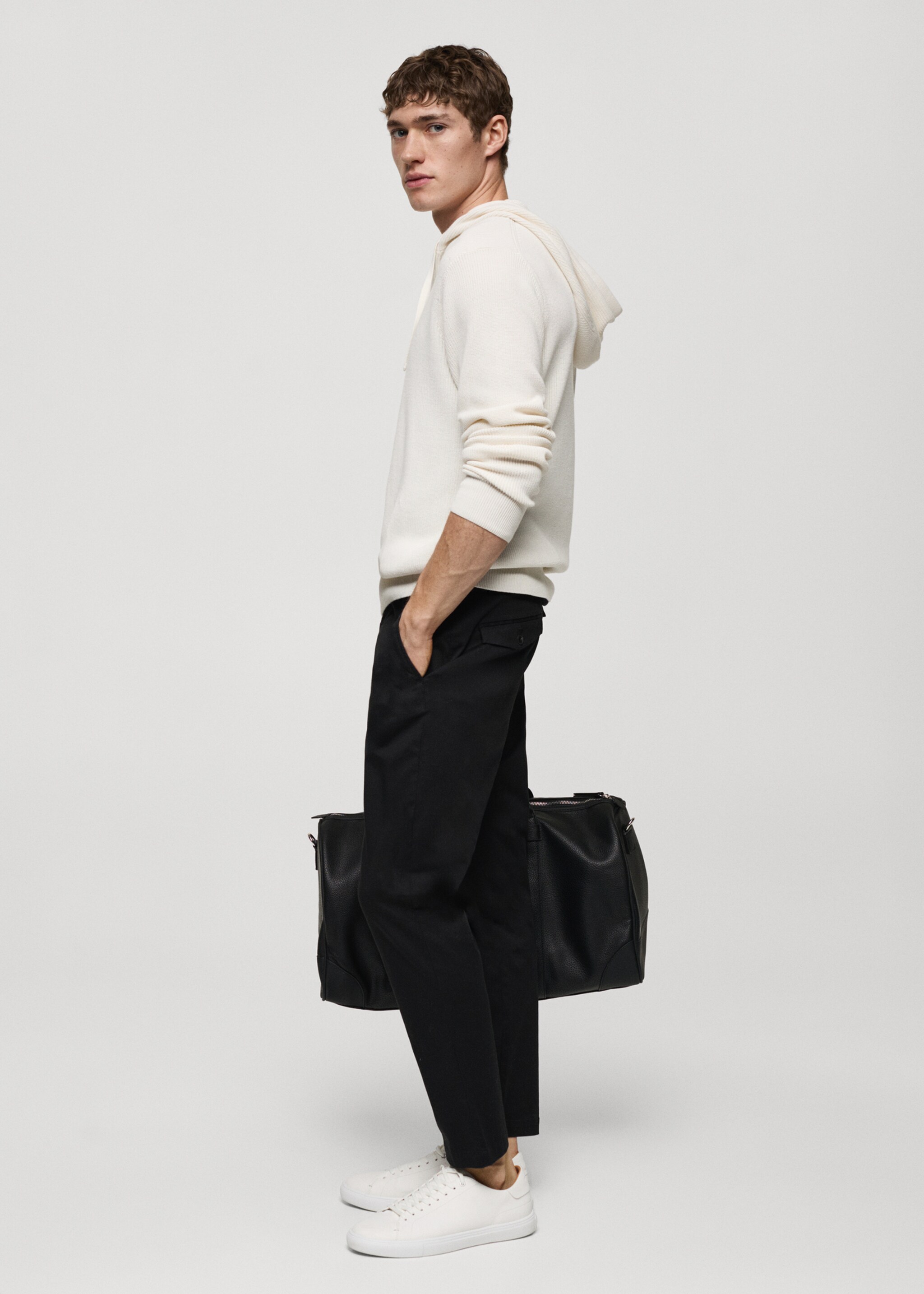 Pantalon coton tapered crop - Détail de l'article 2, Noir. Ref: 67000637-00.