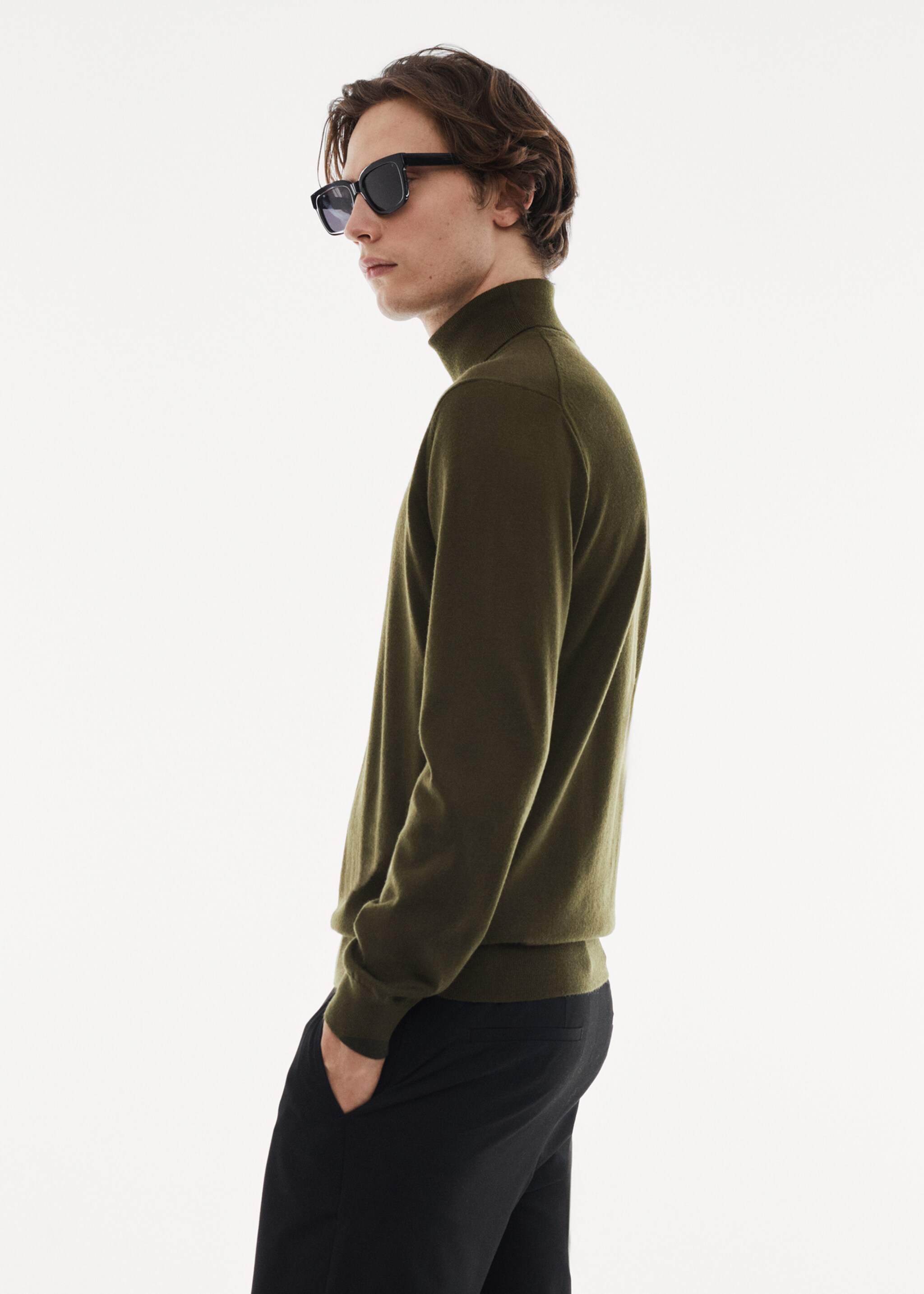 100% merino wool turtleneck sweater - Details of the article 2