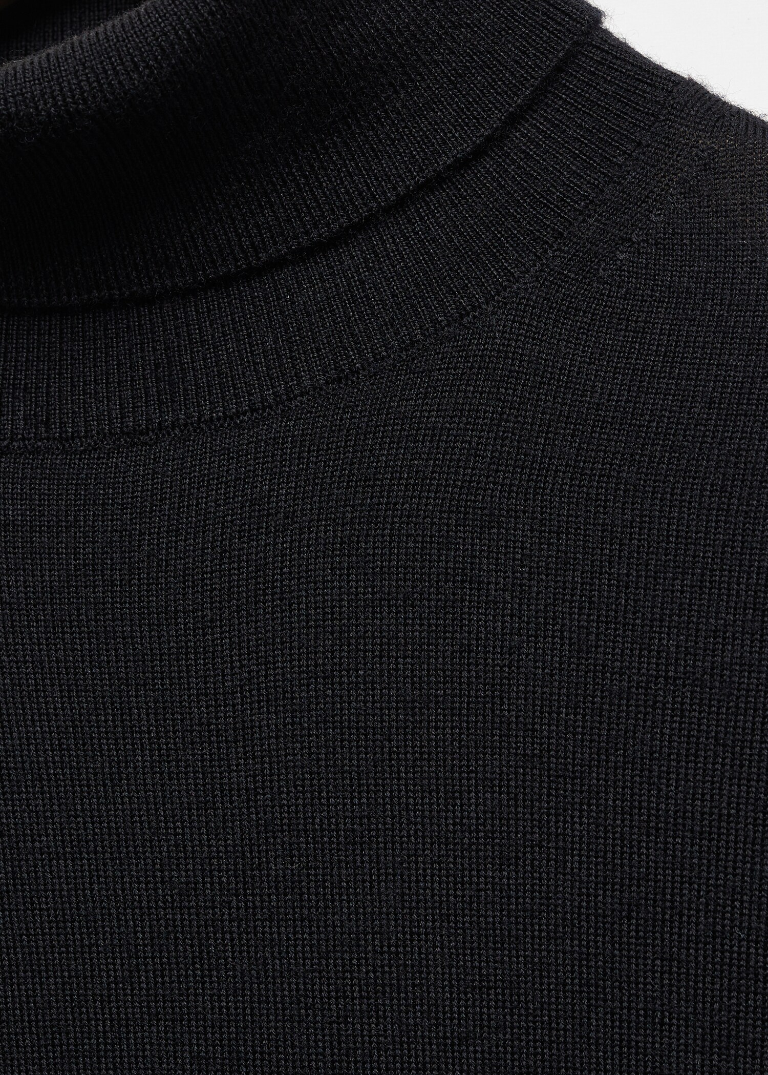Pullover aus 100 % Merinowolle mit Rollkragen - Detail des Artikels 8