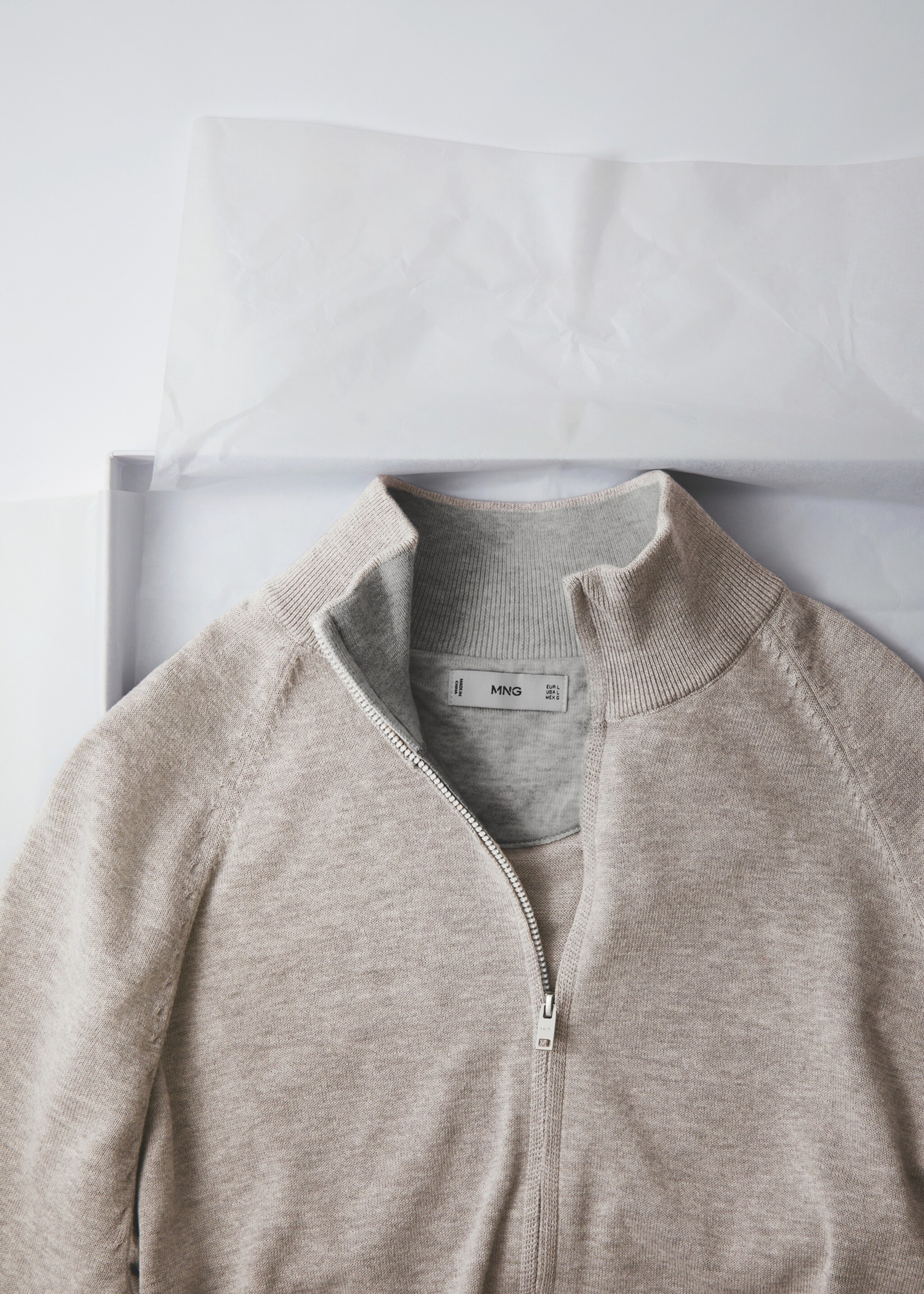 Cotton sweater with neck zip - Details of the article 7