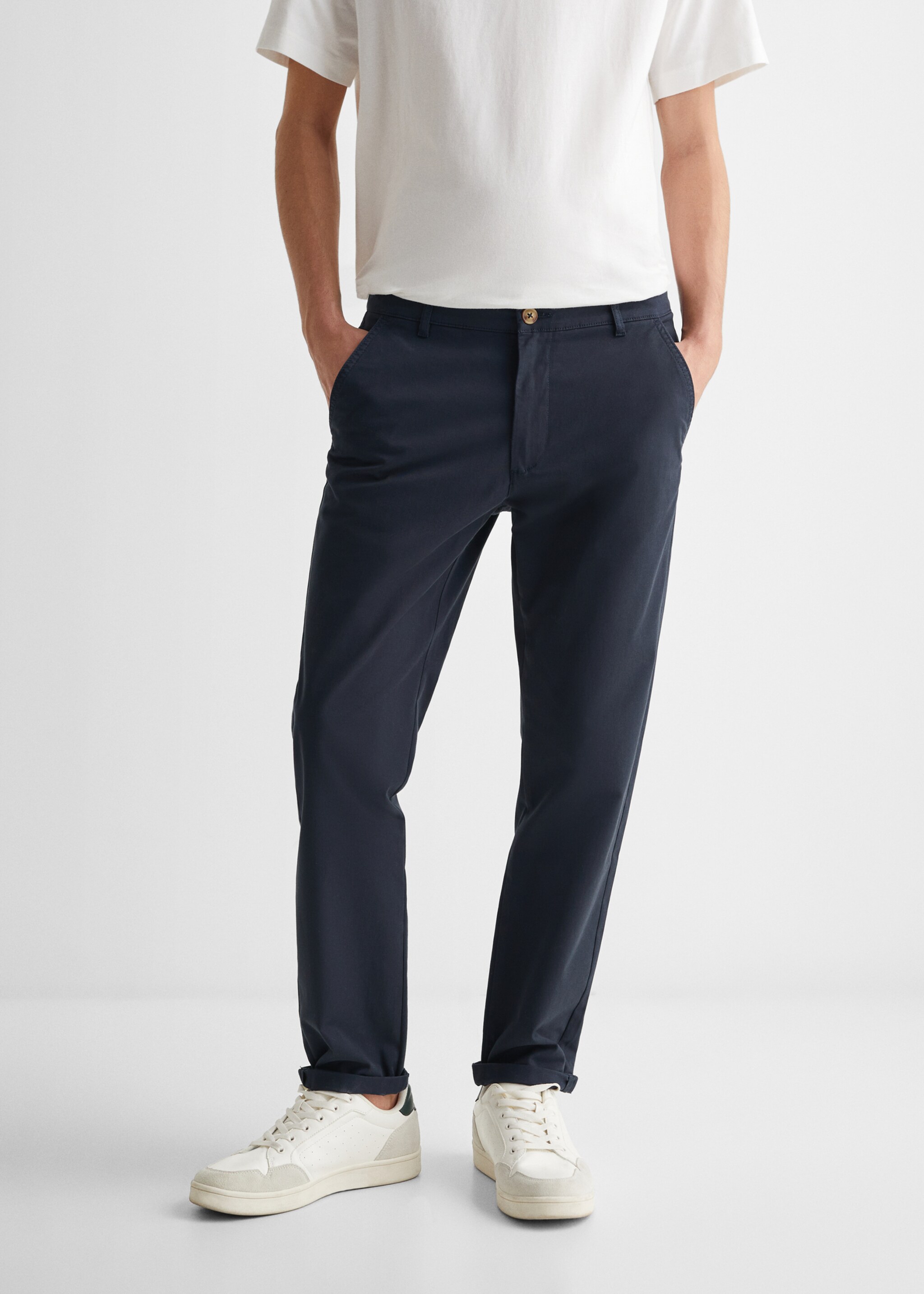 Cotton chinos - Details of the article 6, Dark Navy. Ref: 67000668-00.