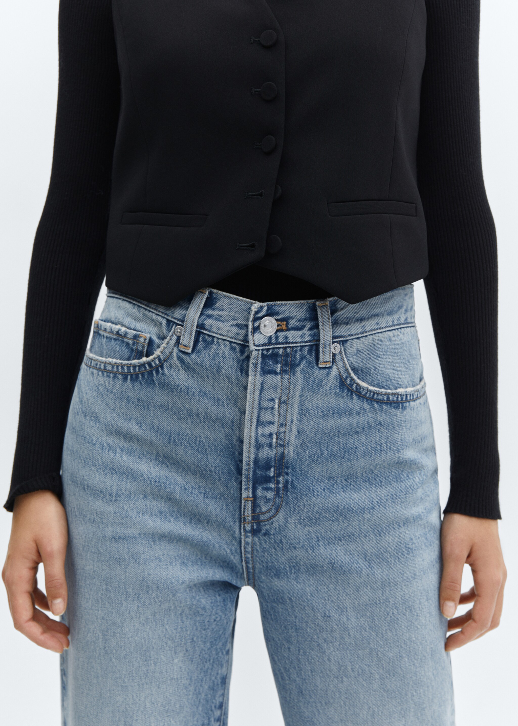 Gerade Jeans mit Vorwärtsnähten - Detail des Artikels 2