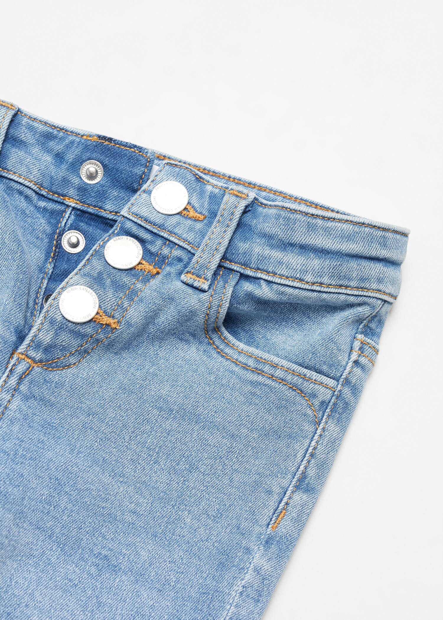 Flared Jeans mit Knöpfen - Detail des Artikels 8