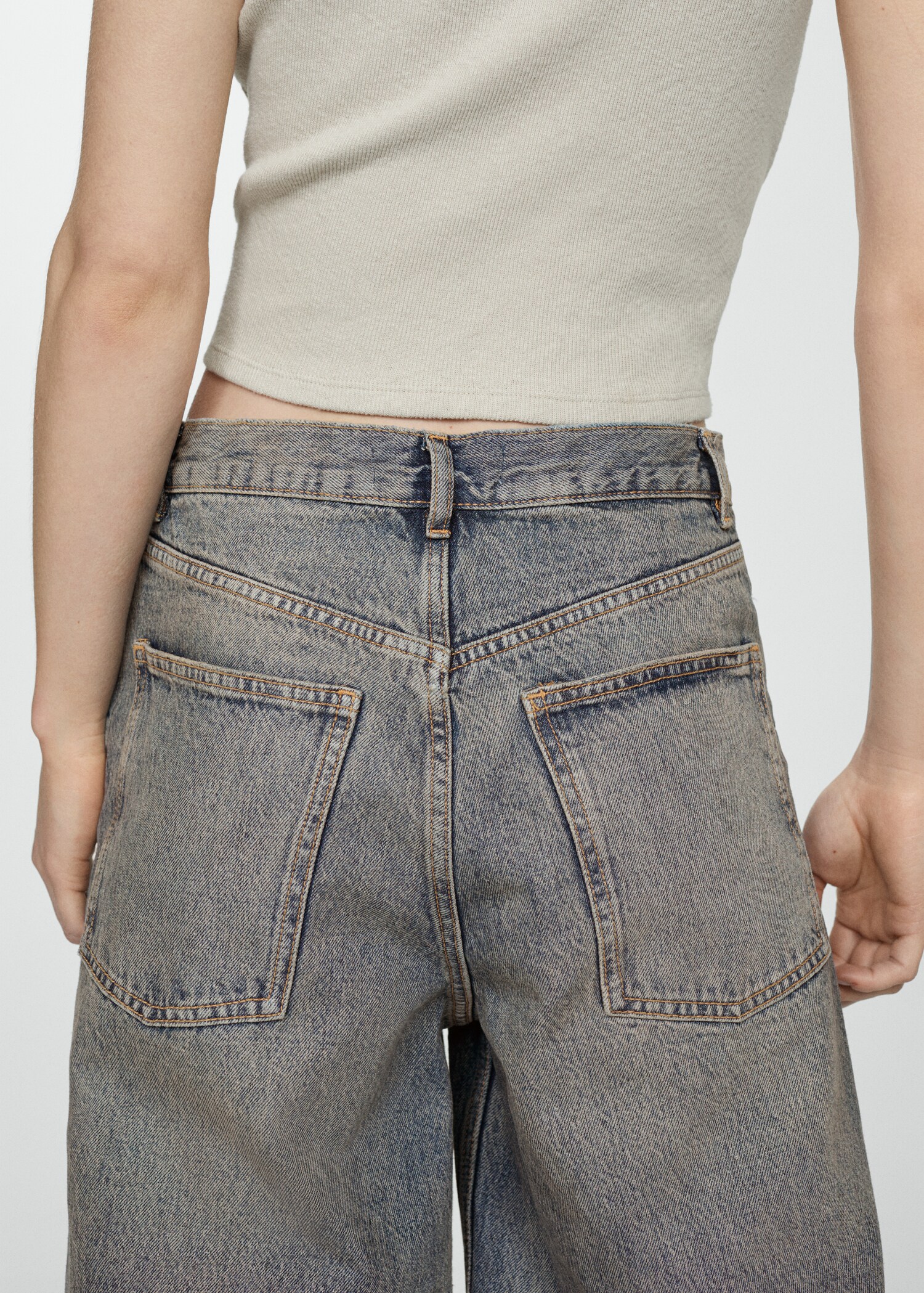 Loose-Wideleg-Jeans mit mittlerer Bundhöhe - Detail des Artikels 6