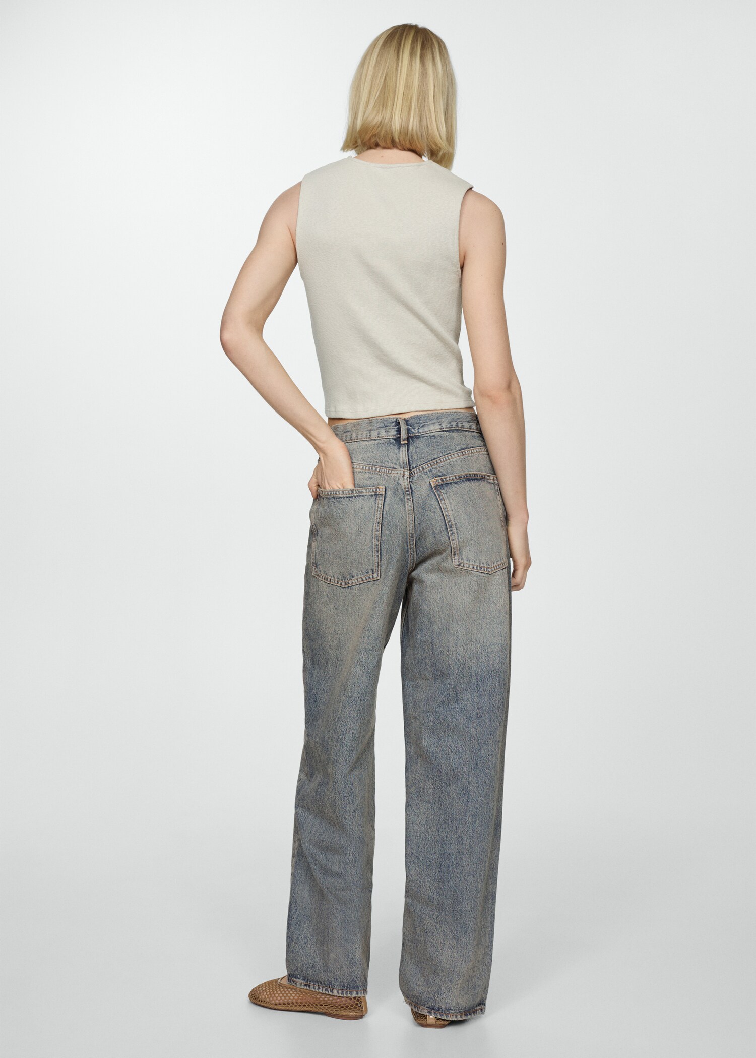 Loose-Wideleg-Jeans mit mittlerer Bundhöhe - Rückseite des Artikels