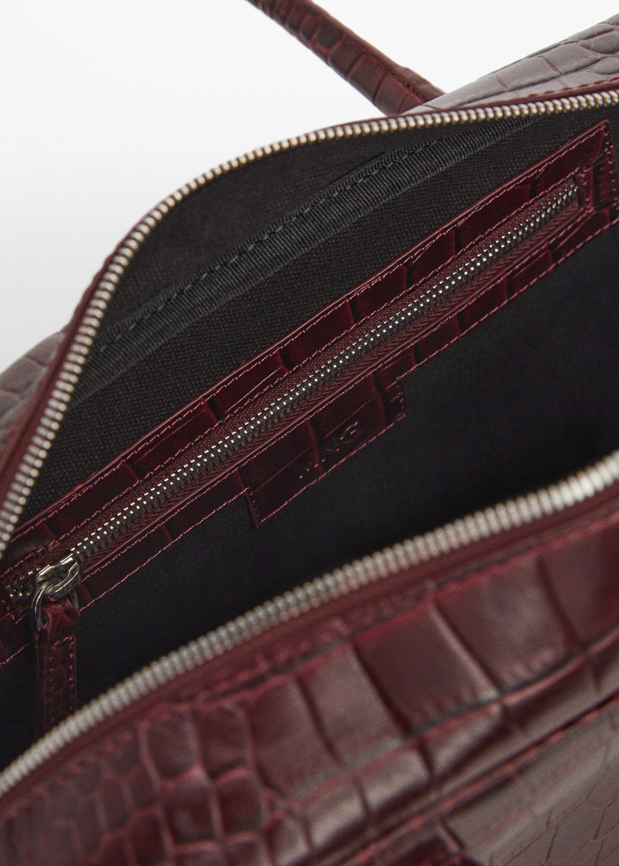 Rectangular leather handbag - Details of the article 2, Burgundy. Ref: 67004485-00.