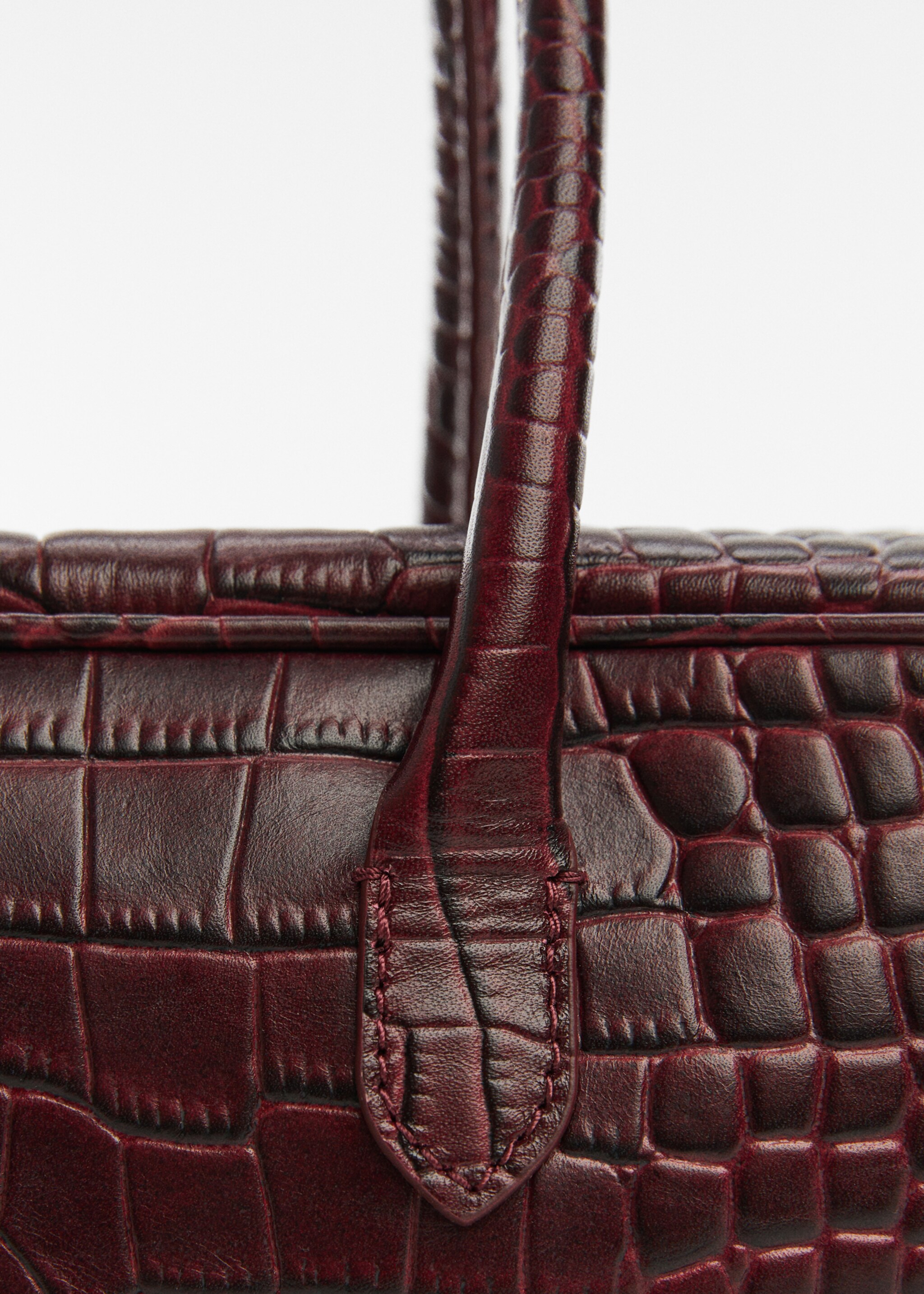 Rectangular leather handbag - Details of the article 3, Burgundy. Ref: 67004485-00.