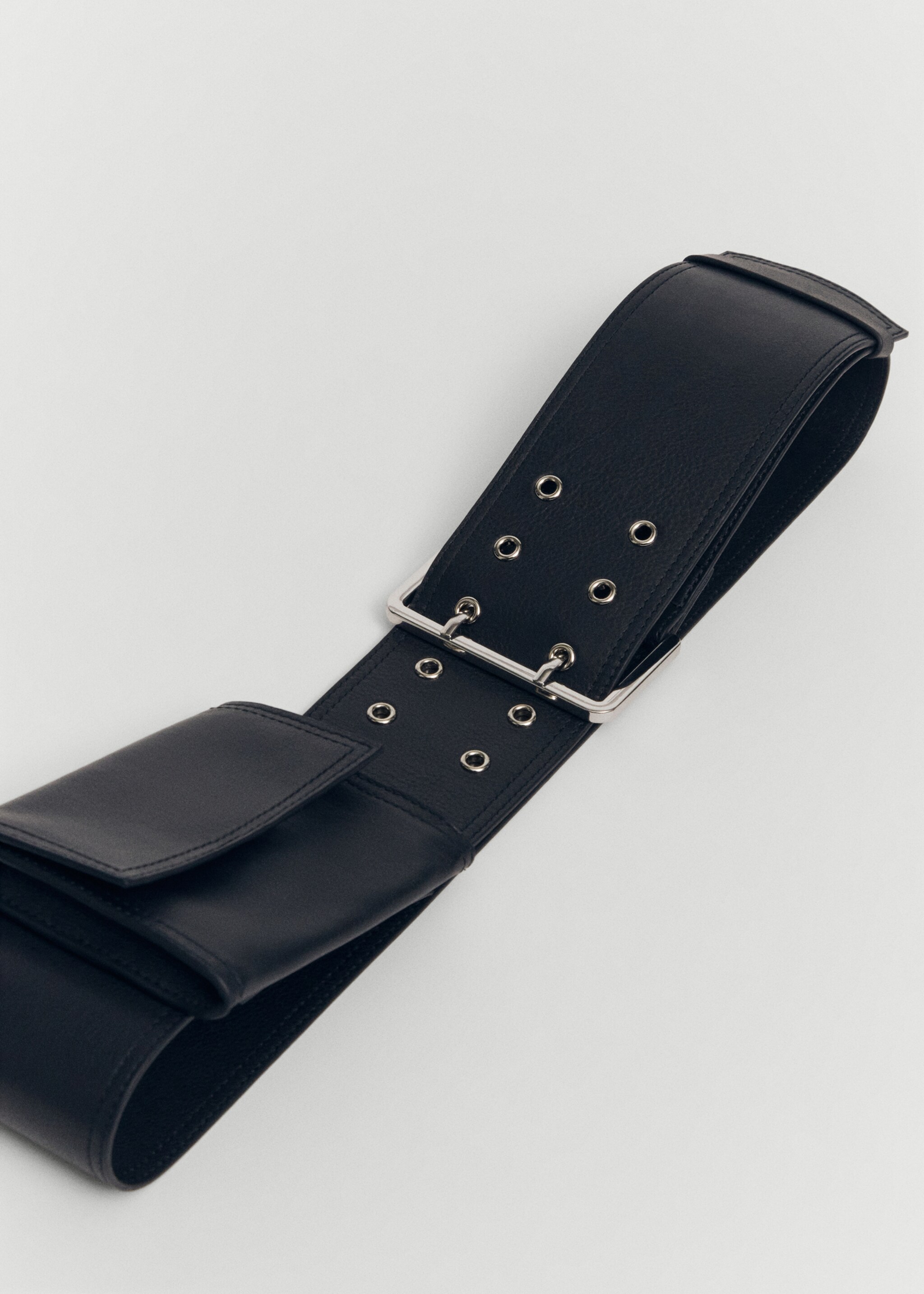Belted leather money belt - Medium plane, Black. Ref: 67004492-00.