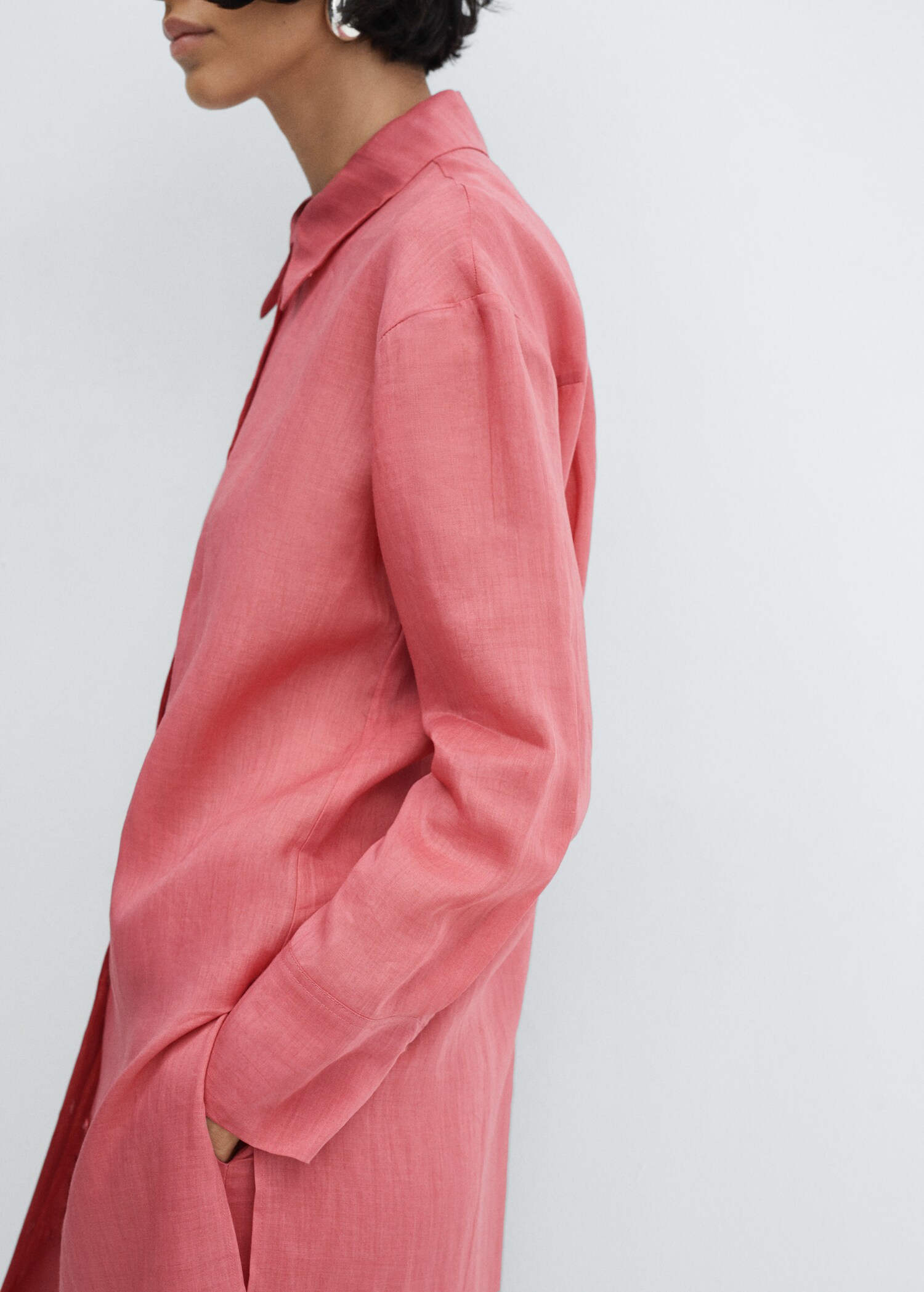 Oversize shirt openings - Details of the article 6