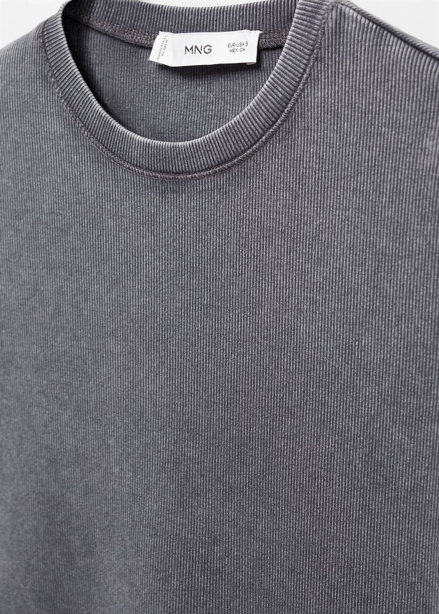 Washed ribbed t-shirt - Details of the article 8