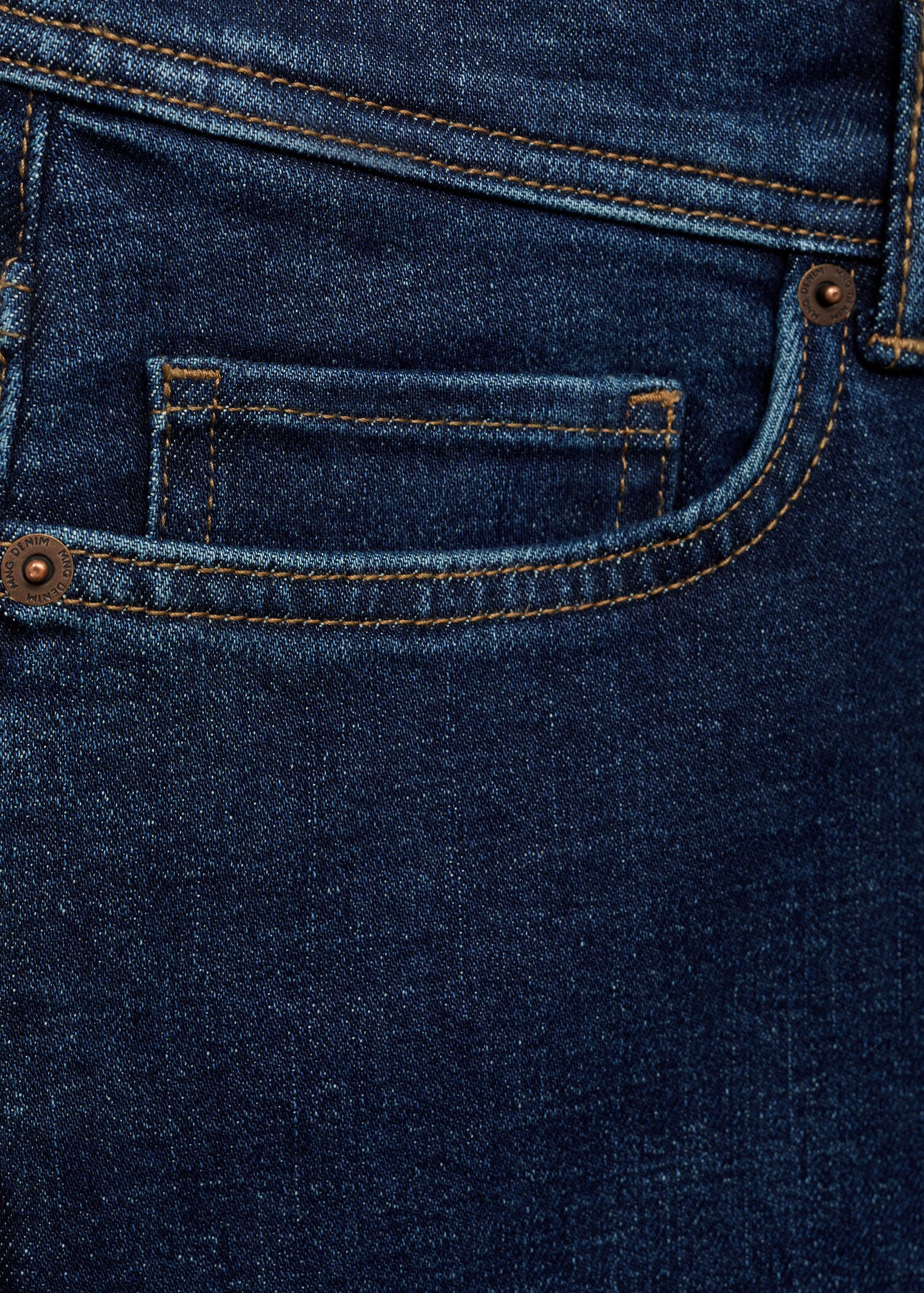Slim Fit-Jeans mit dunkler Waschung - Detail des Artikels 0