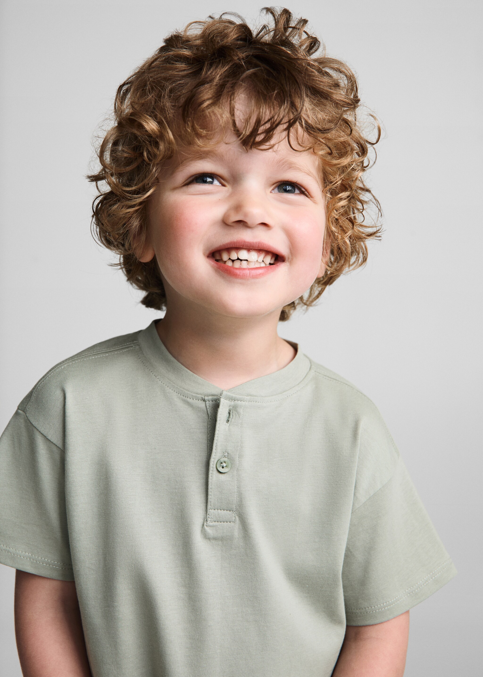 Basic-T-Shirt aus Baumwolle - Detail des Artikels 1, Khaki. Ref: 67006004-00.