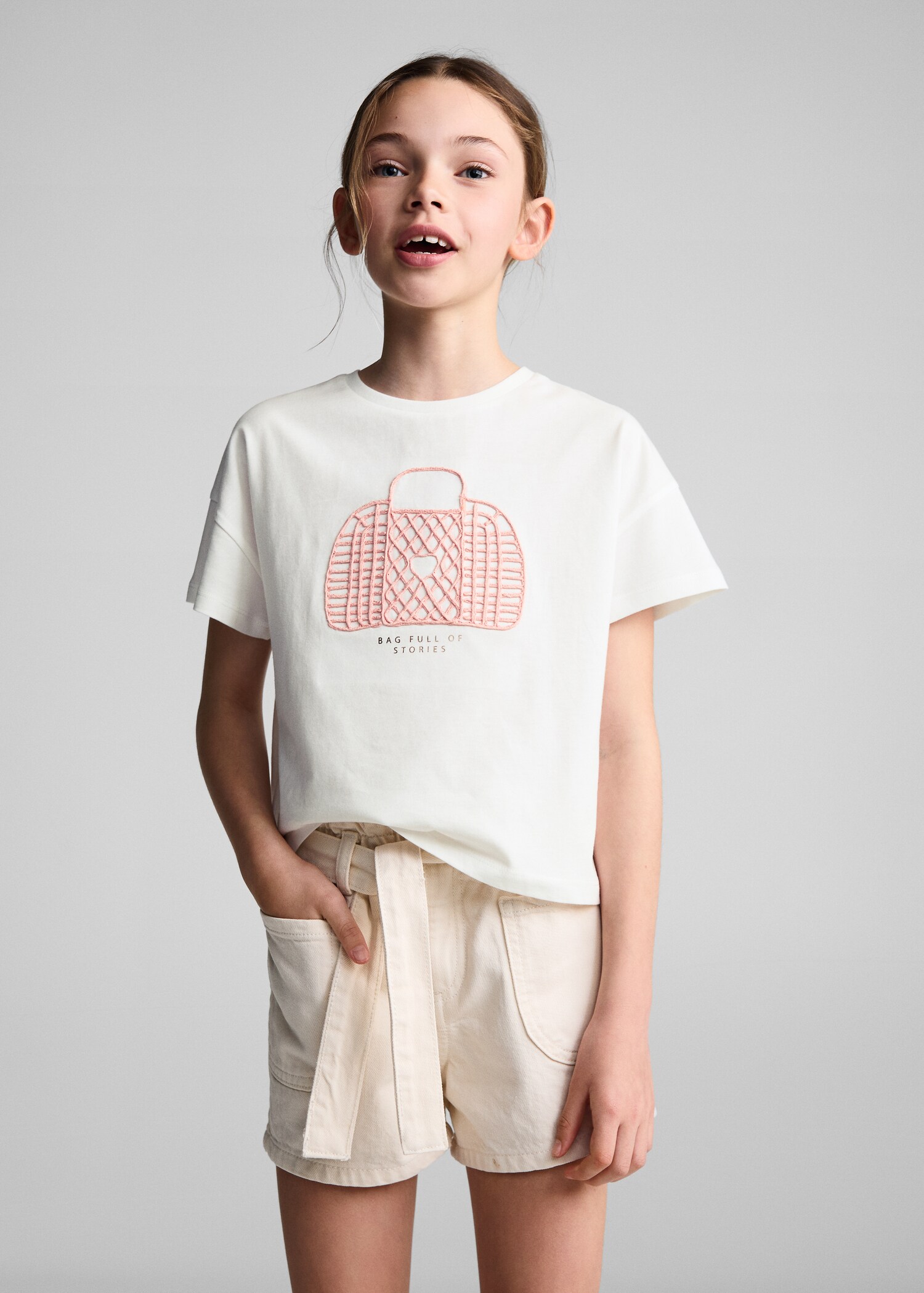 Camiseta estampado relieve - Plano medio