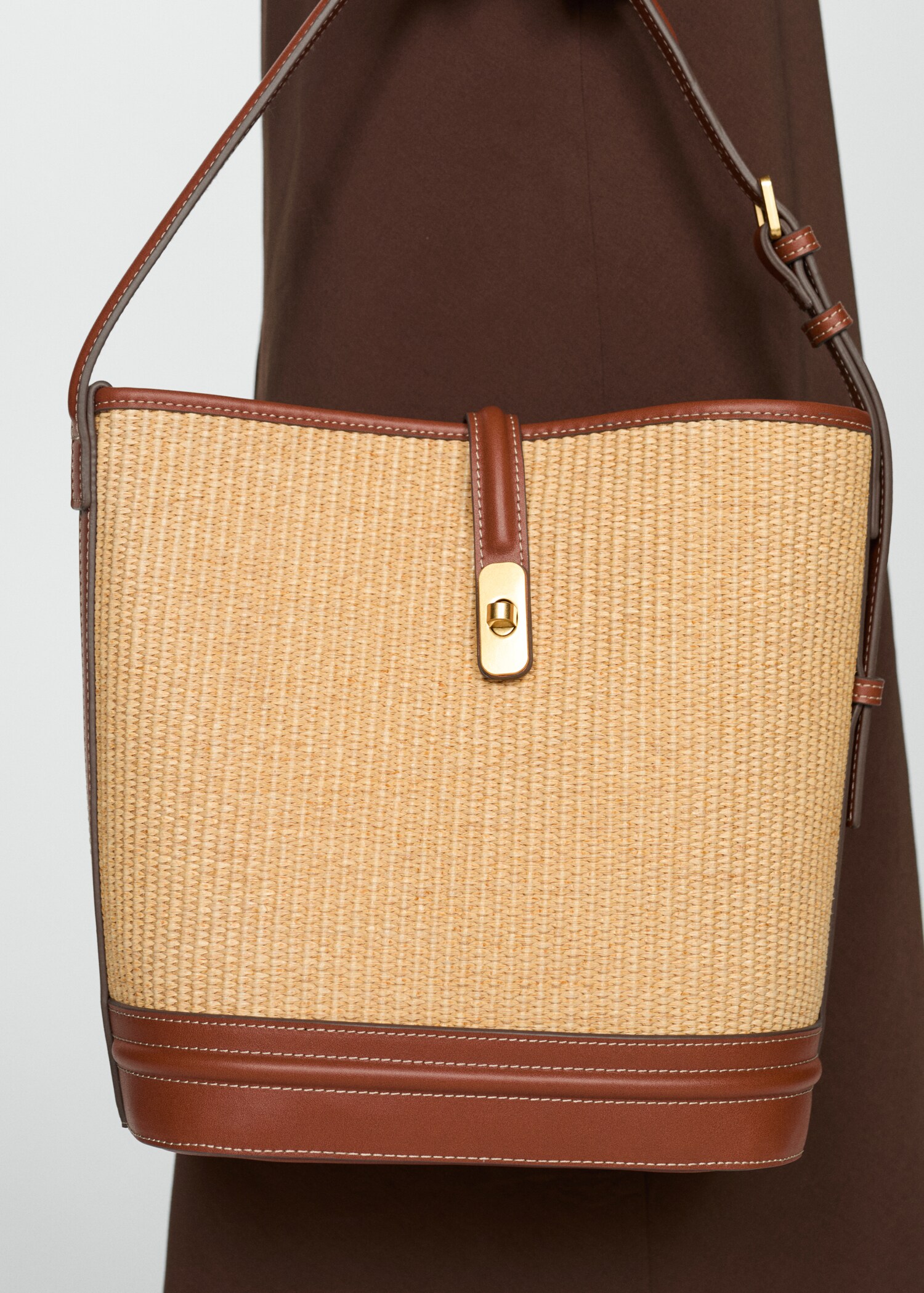 Raffia-effect bucket bag - Details of the article 9