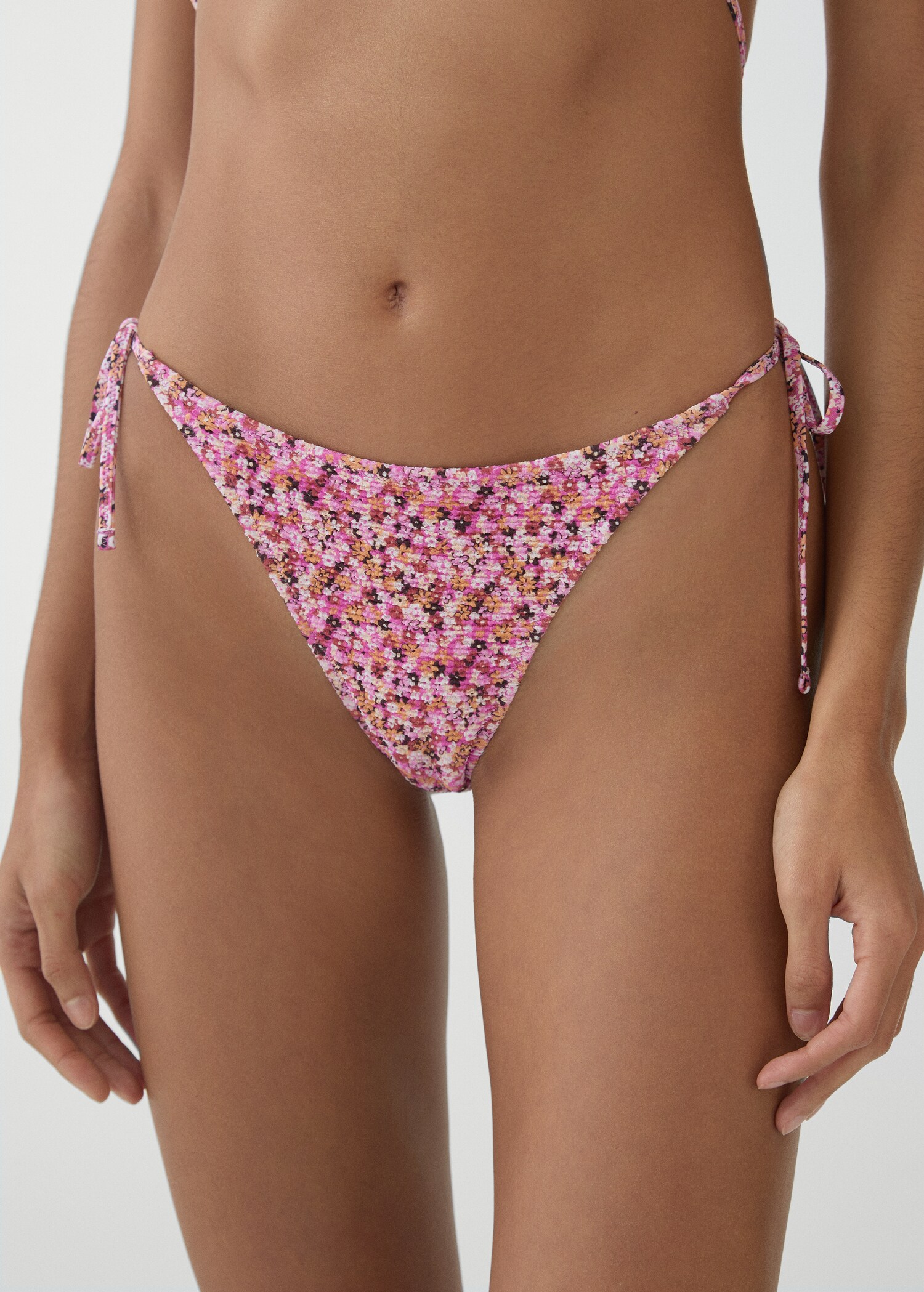 Klasické bikinové kalhotky s květy - Detail zboží 6