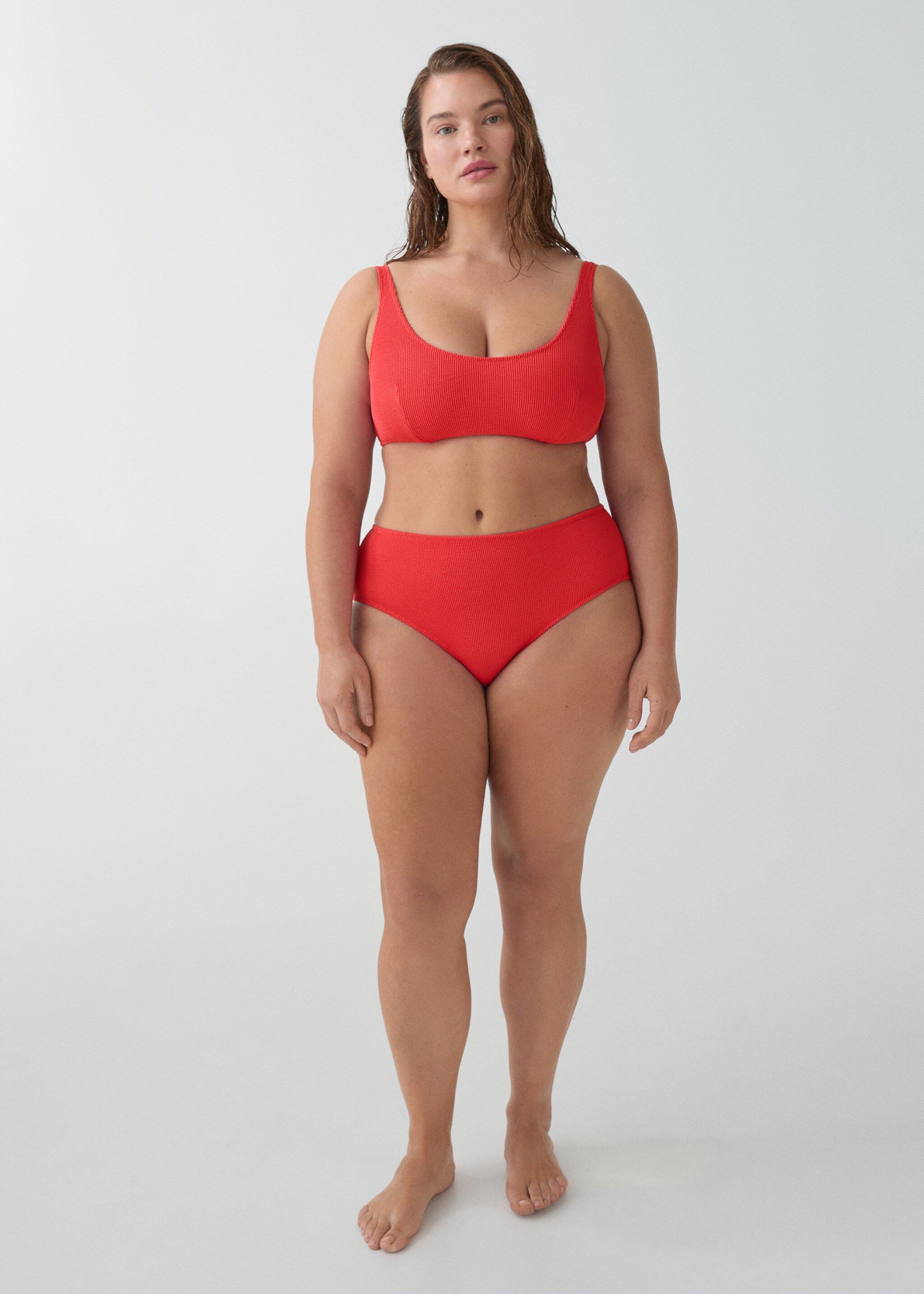 Textured bikini top - Details of the article 3, Red. Ref: 67006748-00.
