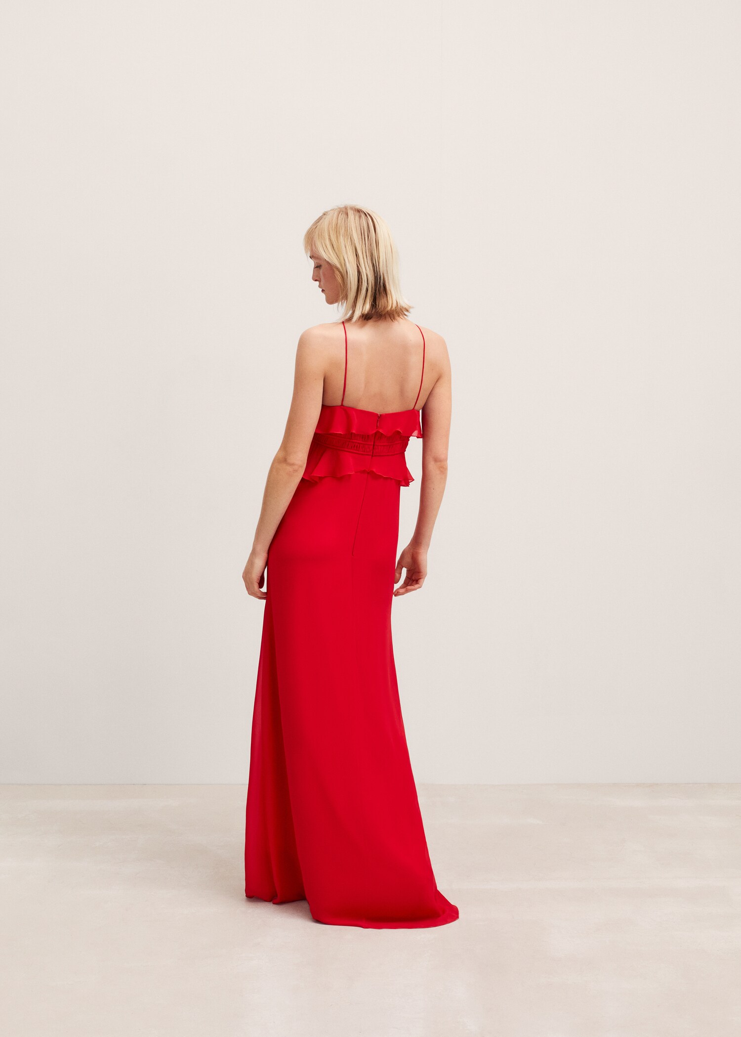 Neckholderkleid mit Volantdetails - Rückseite des Artikels