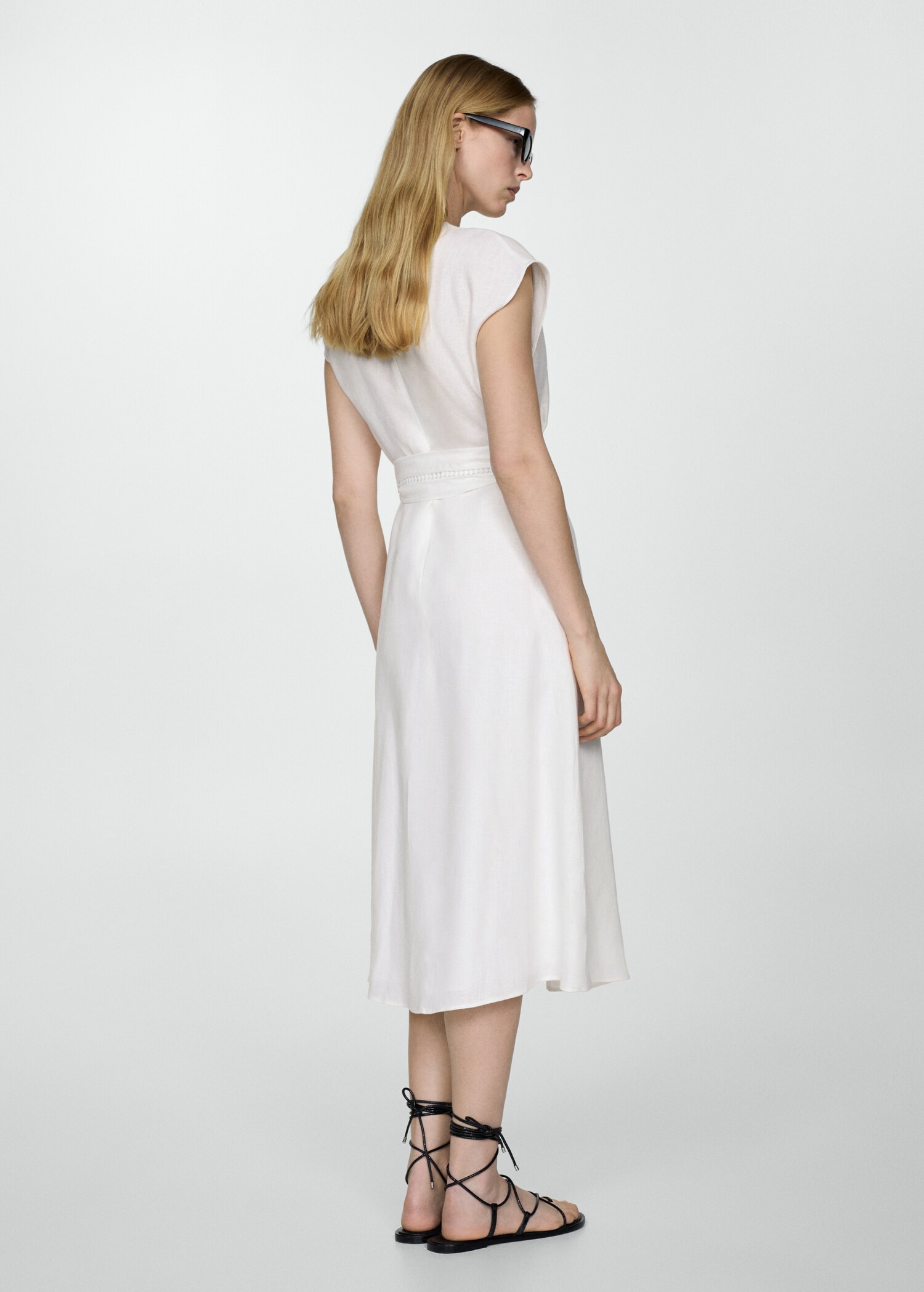 100% linen dress with bow - Reverse of the article