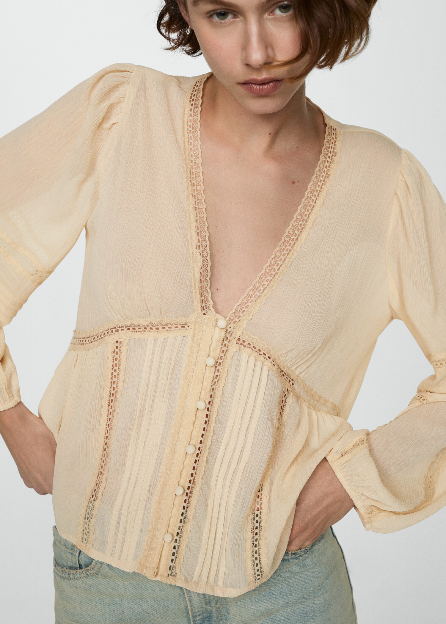 Embroidered flowy blouse - Medium plane
