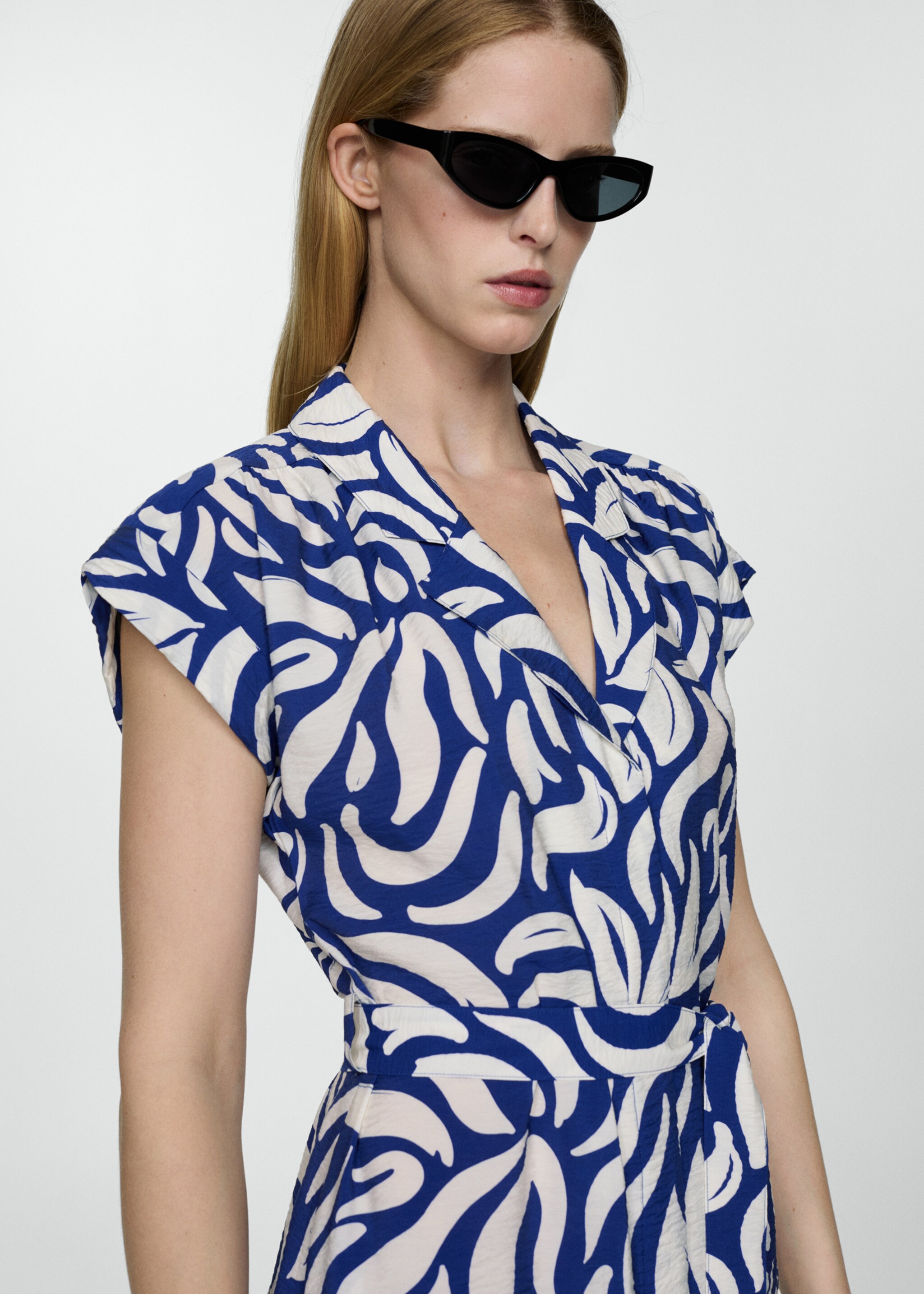 Textured shirt dress with bow - Details of the article 1