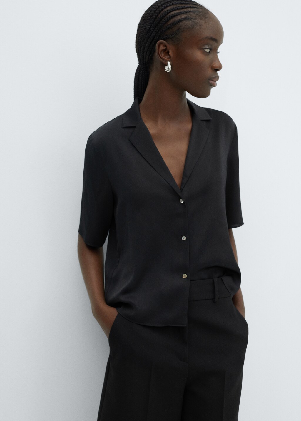 【新品】MANOF◼️DRAWSTRING SLEEVE SHORT BLOUSE DRAWSTRING SLEEVE SHORT BLOUSE（シャツ/ブラウス）｜MANOF