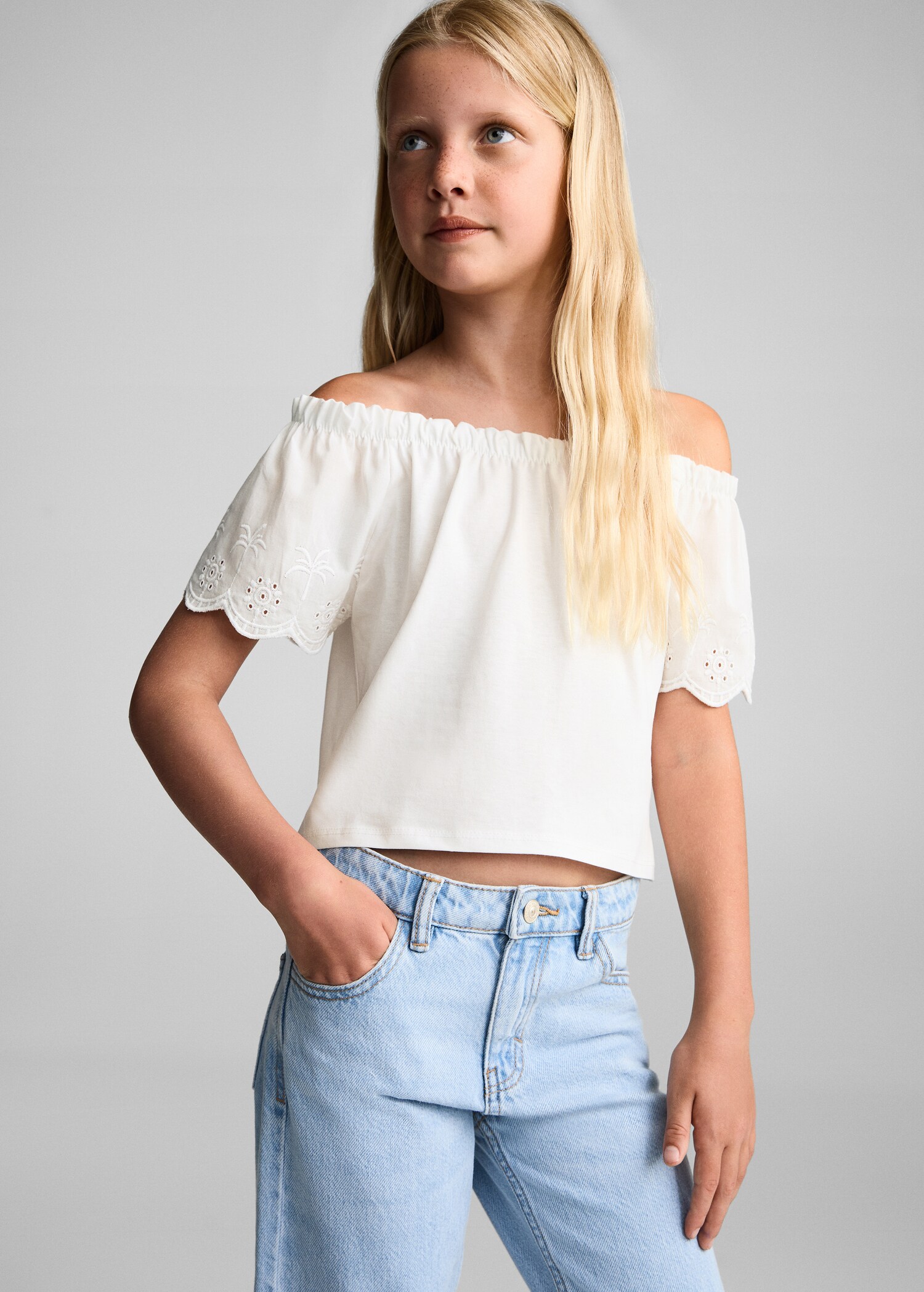 Embroidered detail T-shirt - Medium plane