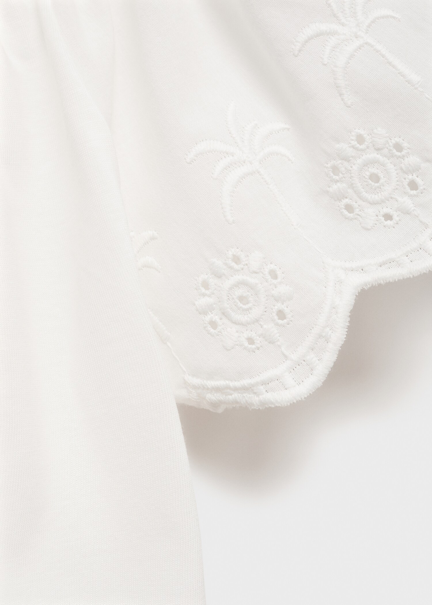 Embroidered detail T-shirt - Details of the article 0