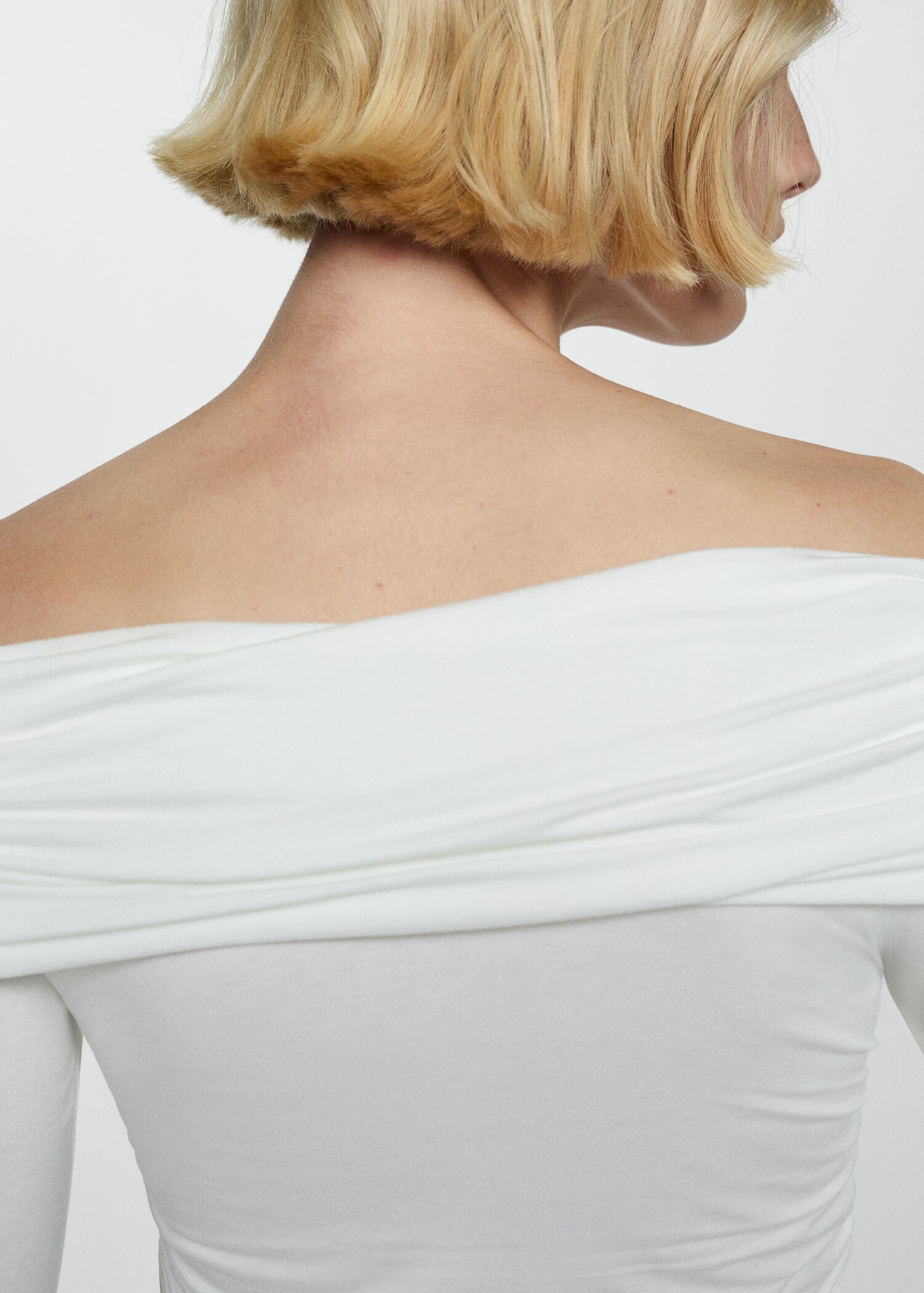 Off shoulders T-shirt - Details of the article 4