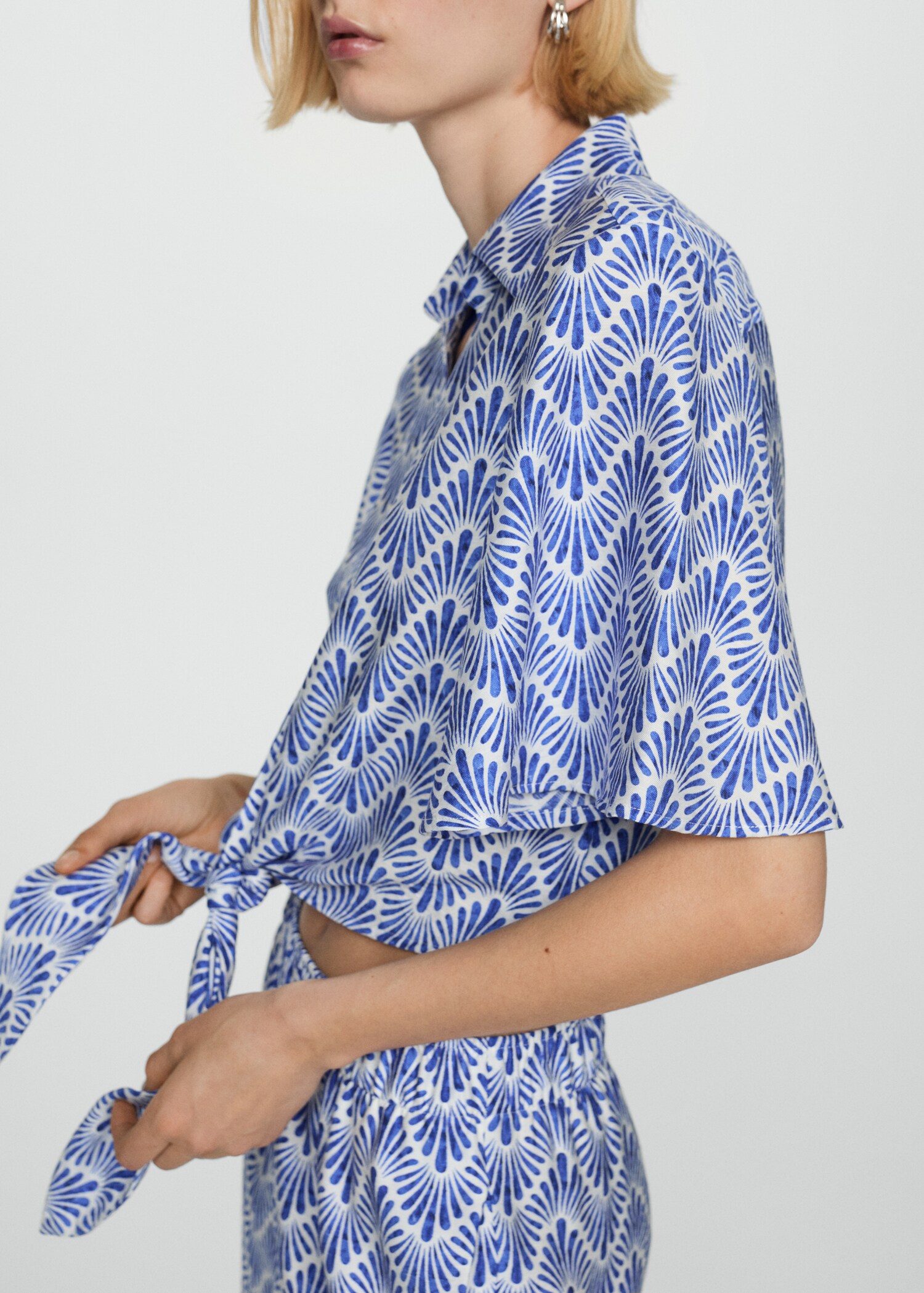 Knot printed shirt - Details of the article 6
