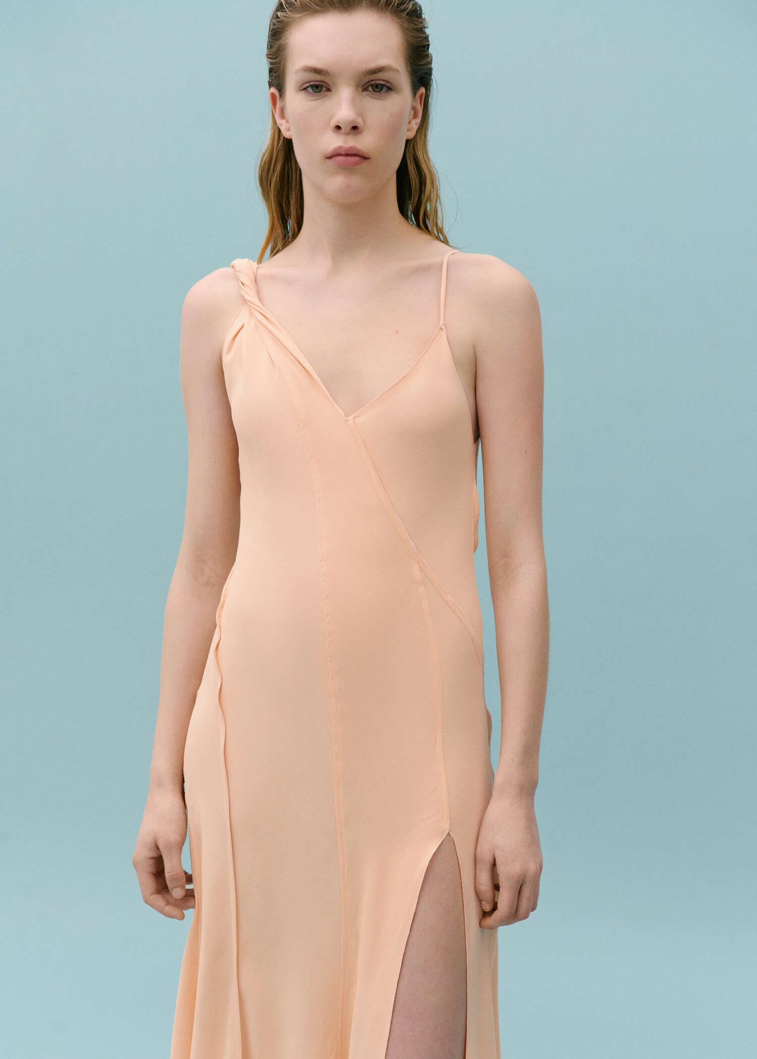 Asymmetrical dress with decorative stitching - Medium plane