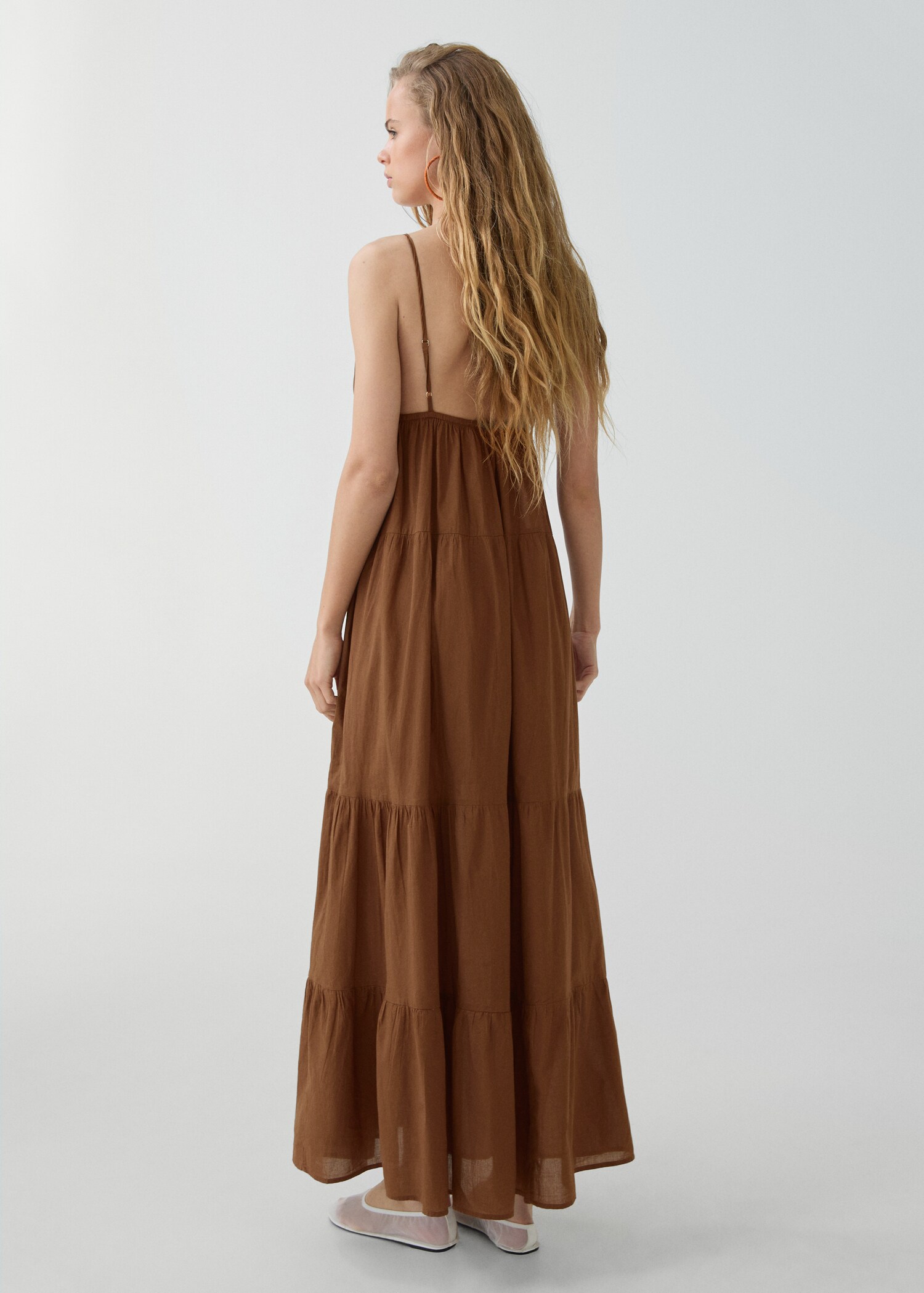 Langes Kleid mit Schleifenausschnitt - Rückseite des Artikels