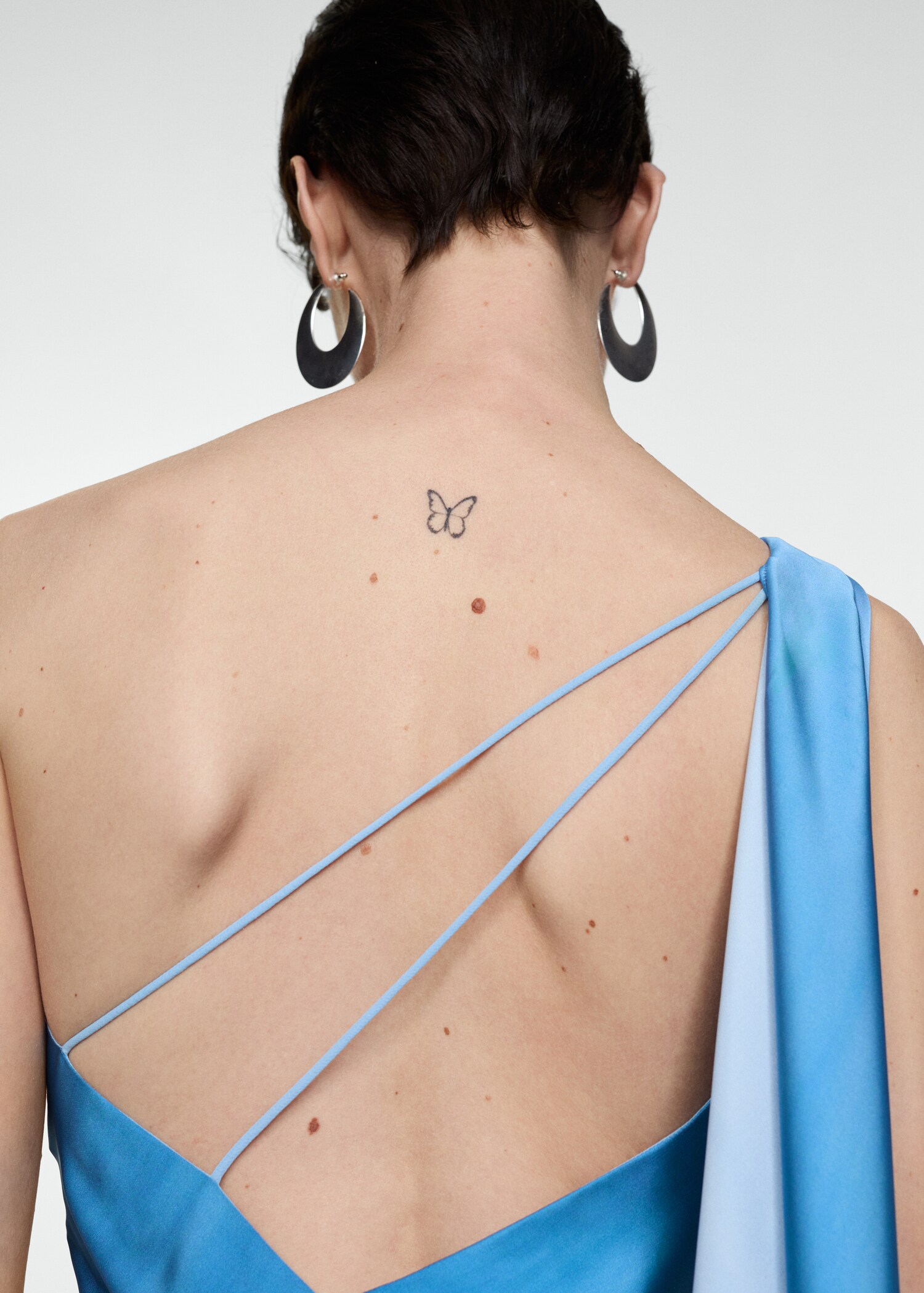Asymmetrisches Kleid mit Farbverlauf - Detail des Artikels 6