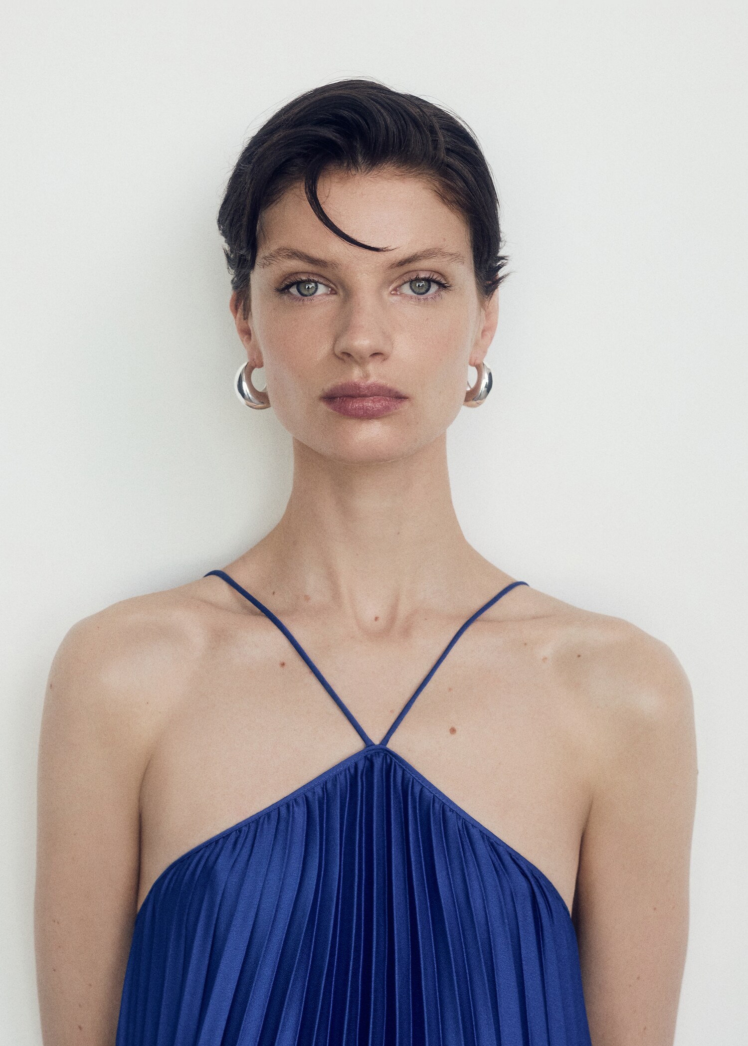 Plissiertes Neckholder-Kleid - Detail des Artikels 1