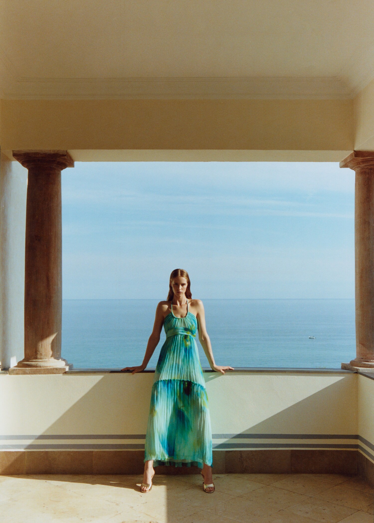 Printed halter-neck dress - Details of the article 7