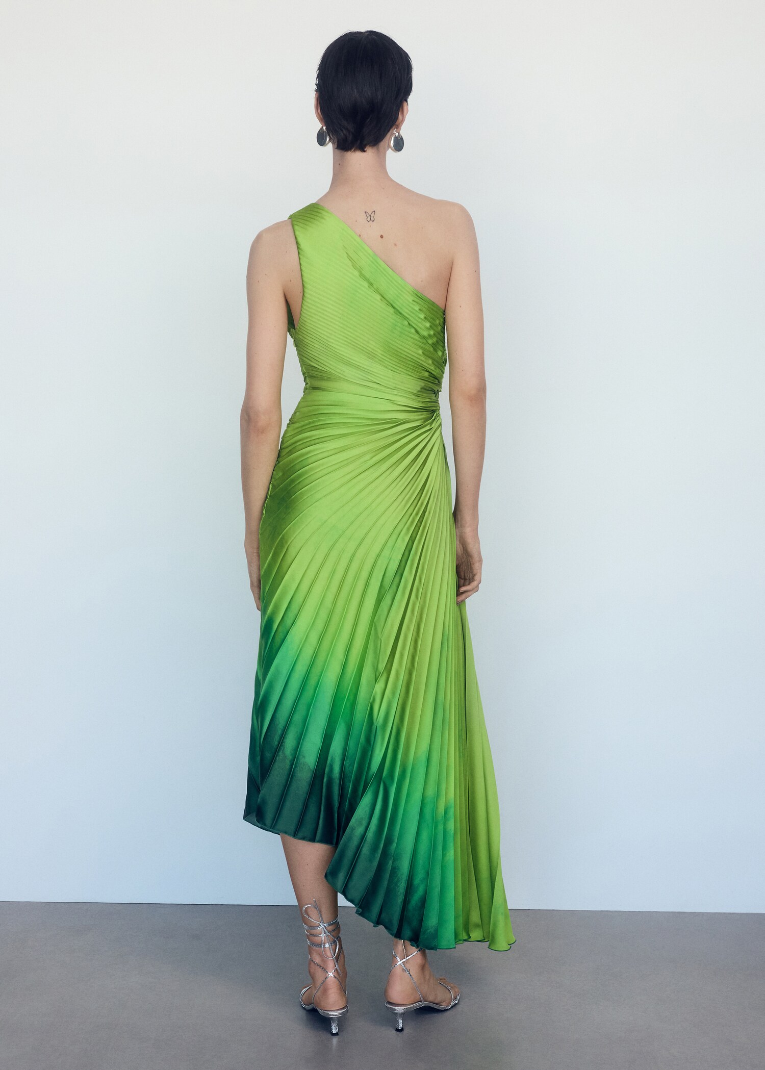 Robe asymétrique plissée - Verso de l’article