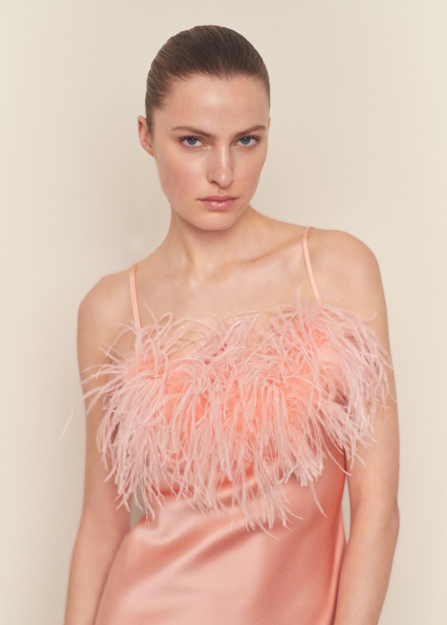 Satin dress with feather detail - Medium plane