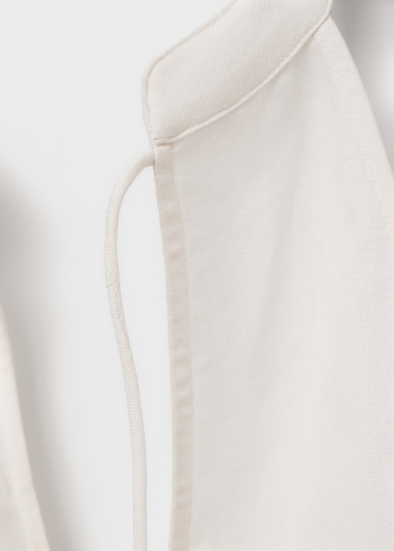 Halter-neck top with buttons - Details of the article 0