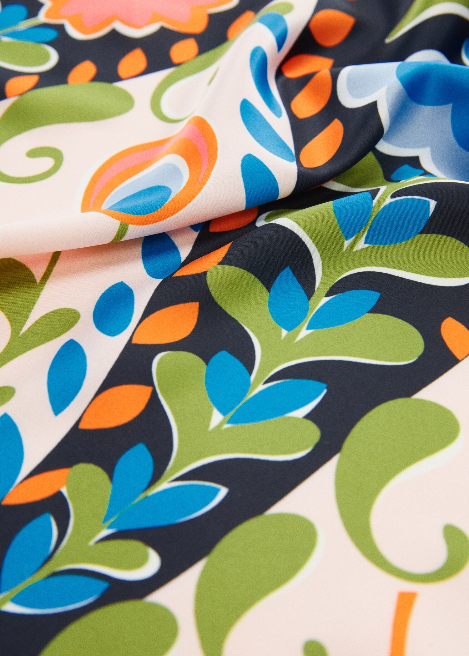 Pañuelo estampado paisley - Plano medio