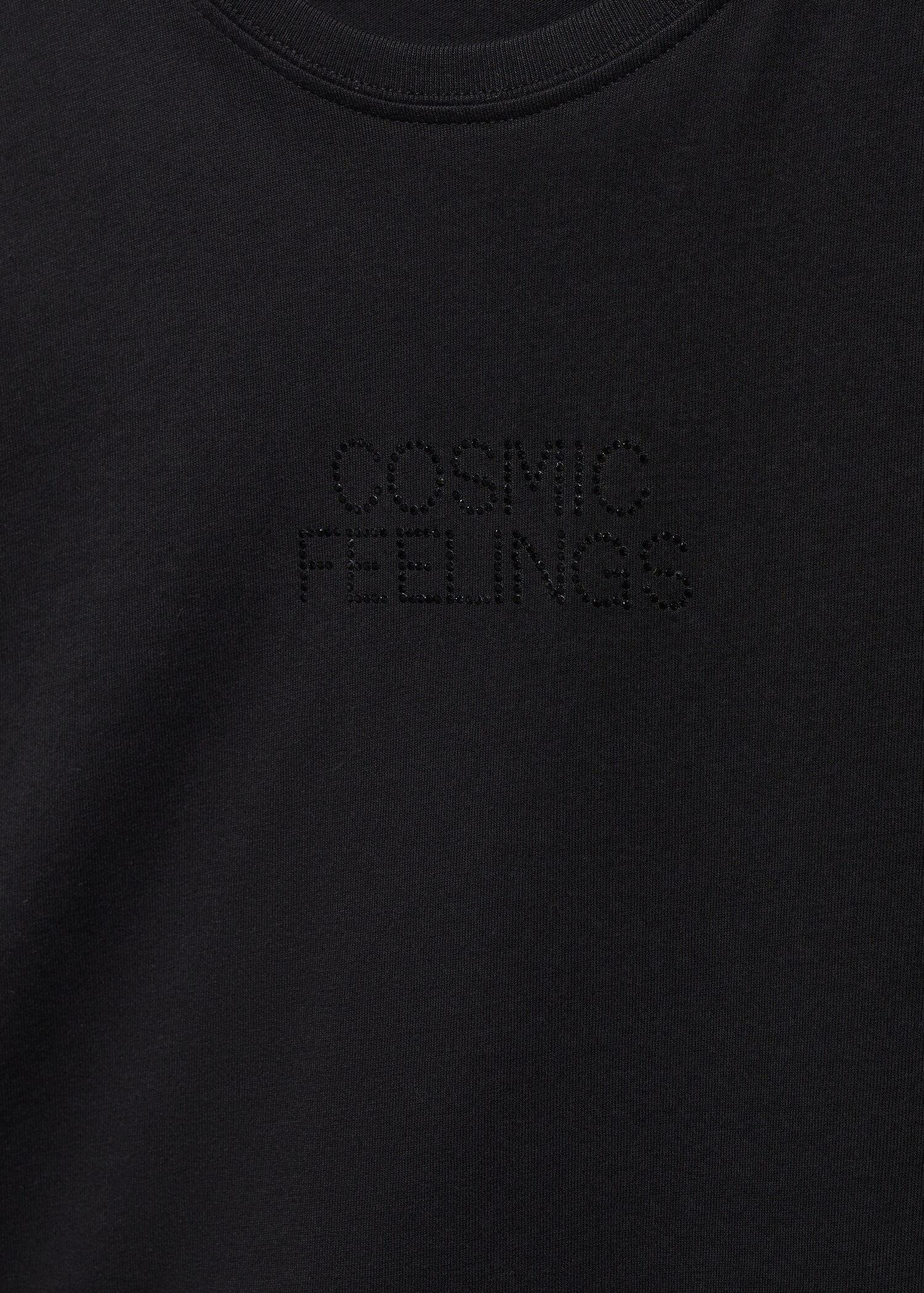 Short-sleeved t-shirt with message - Details of the article 8