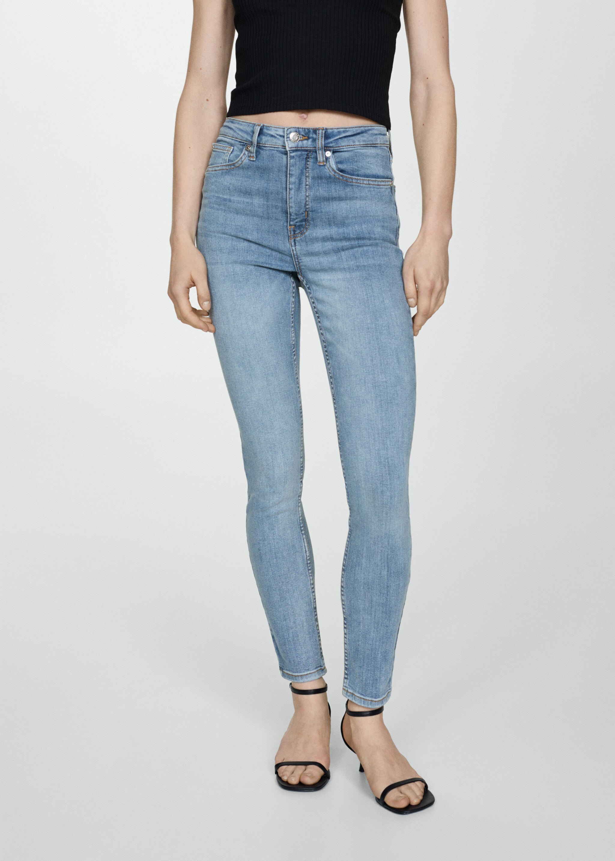 Jean skinny taille haute - Plan moyen