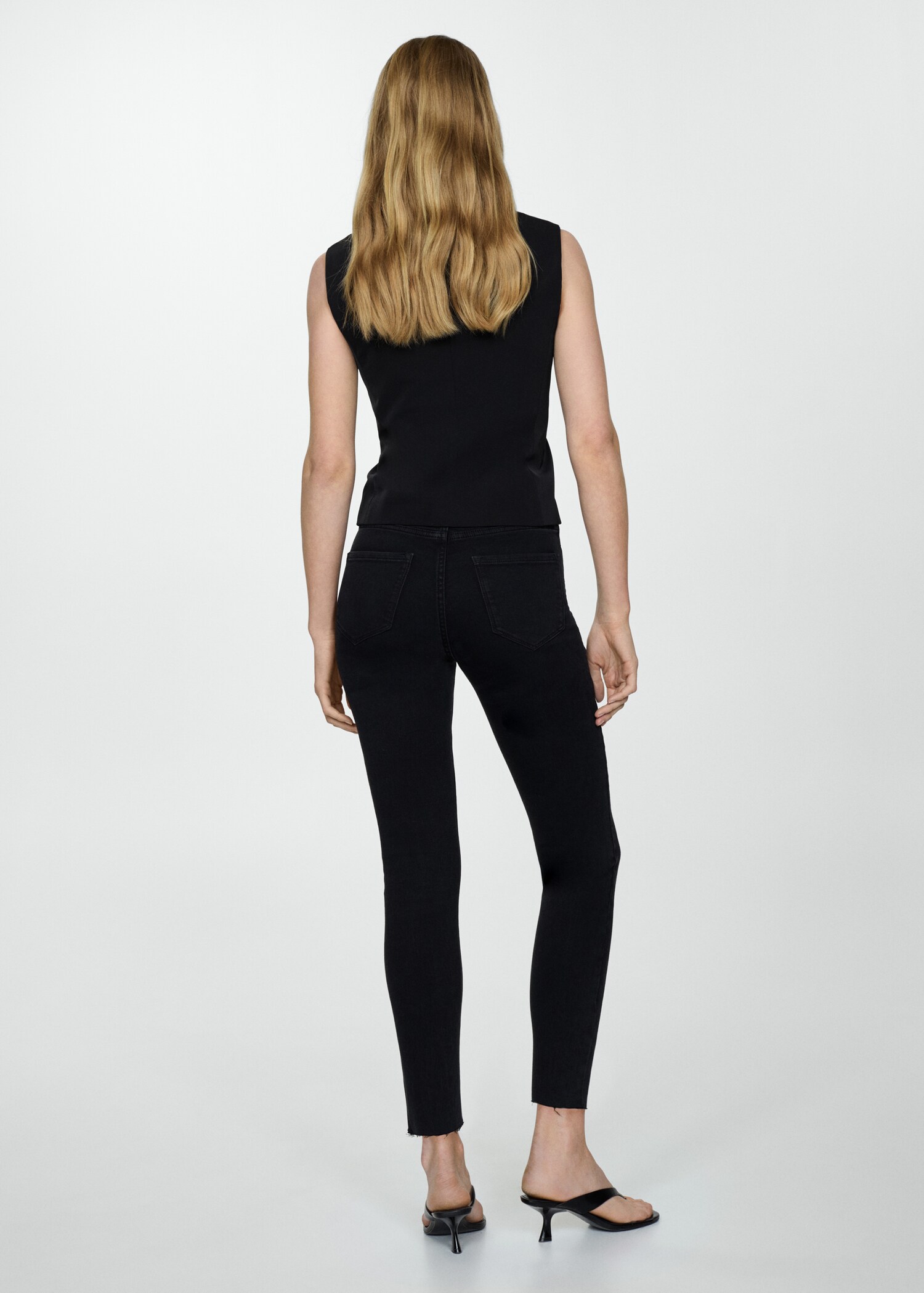 Skinny-Jeans in Cropped-Länge - Rückseite des Artikels