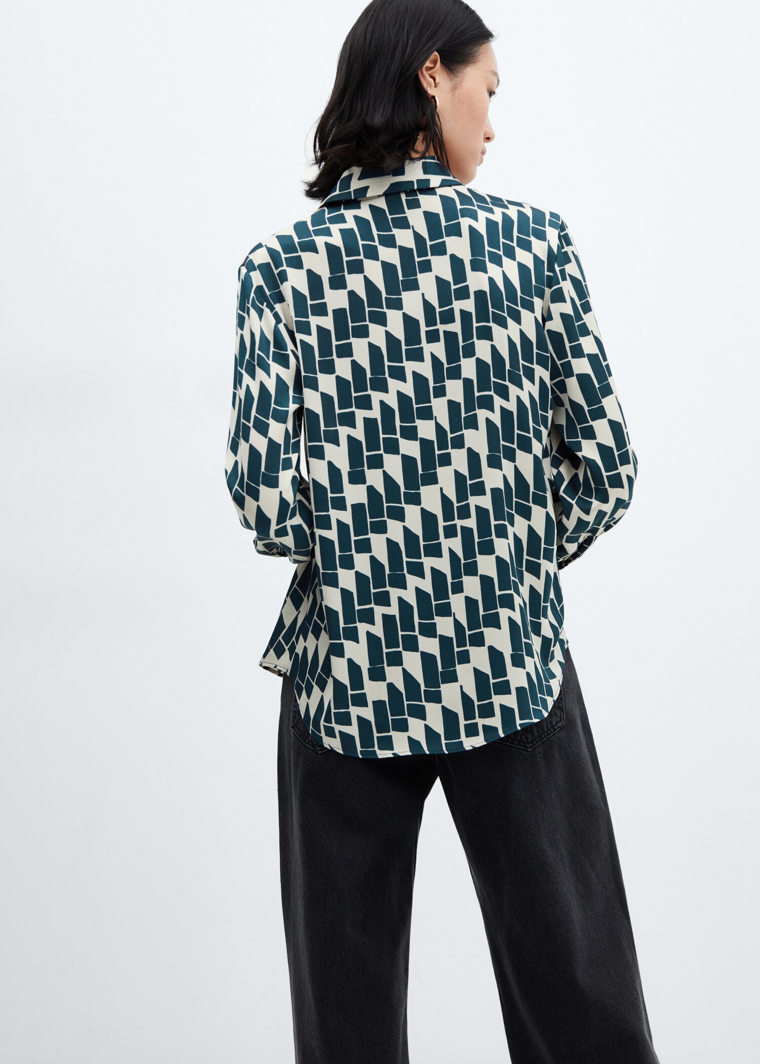 Satin finish flowy shirt - Reverse of the article