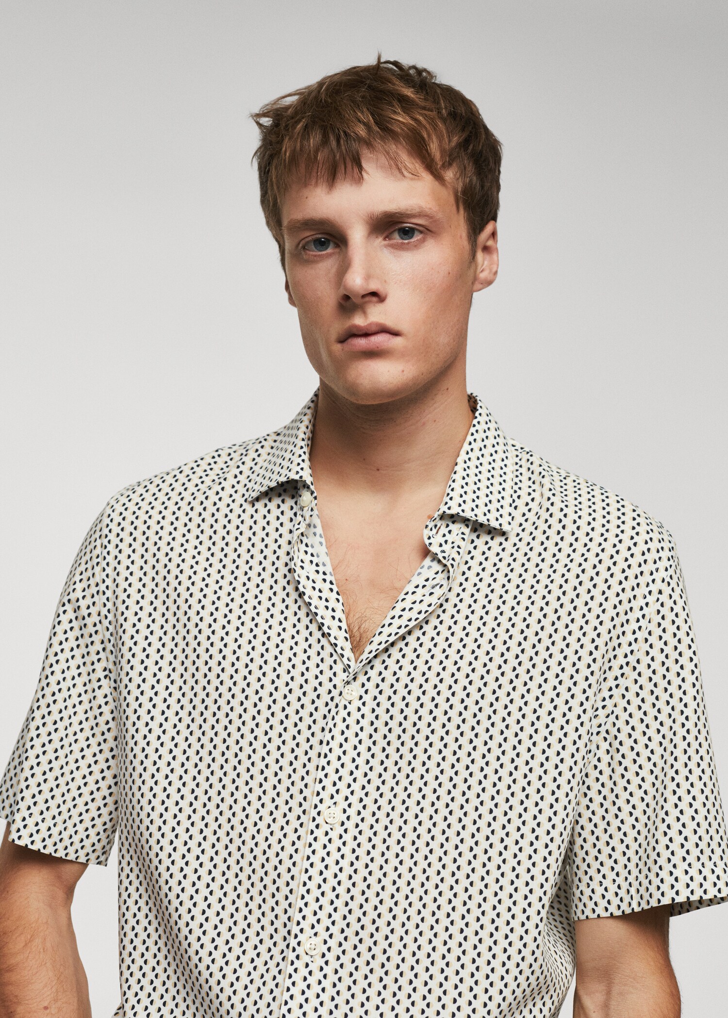 Short-sleeve polka-dot shirt - Details of the article 1