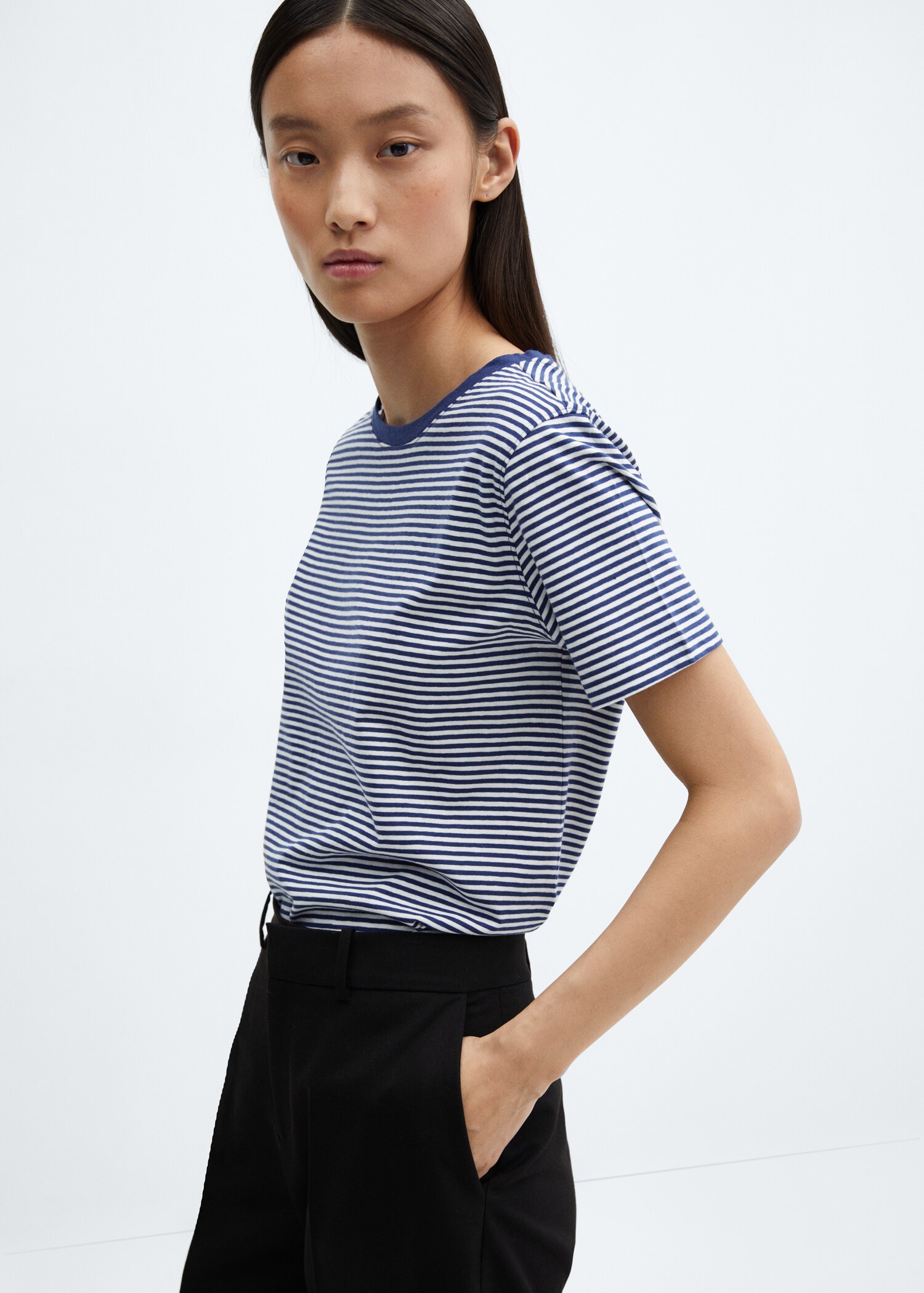 100% cotton t-shirt - Medium plane